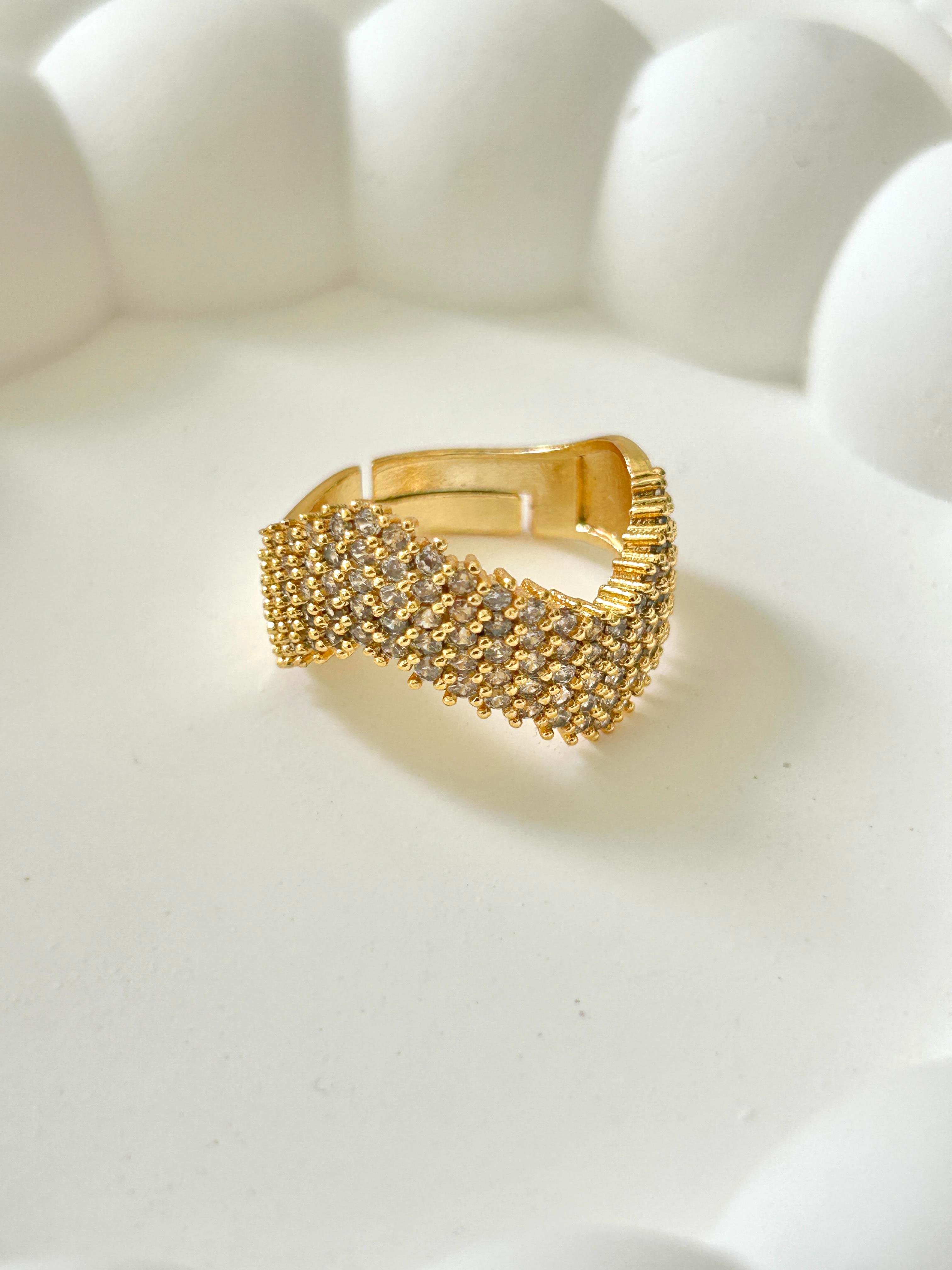 Premium Dalga Model Zirkon Taşlı Gold Yüzük