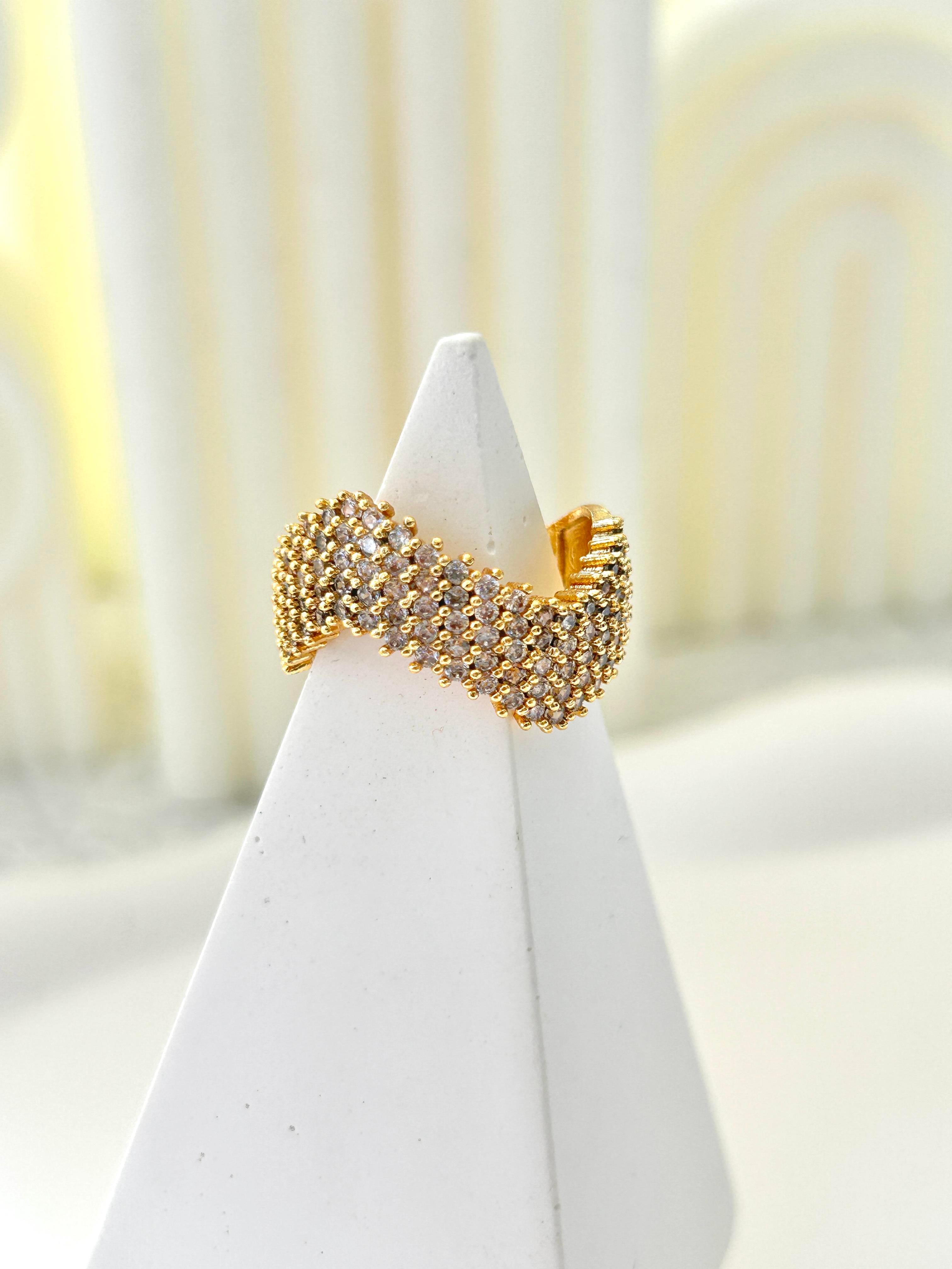 Premium Dalga Model Zirkon Taşlı Gold Yüzük