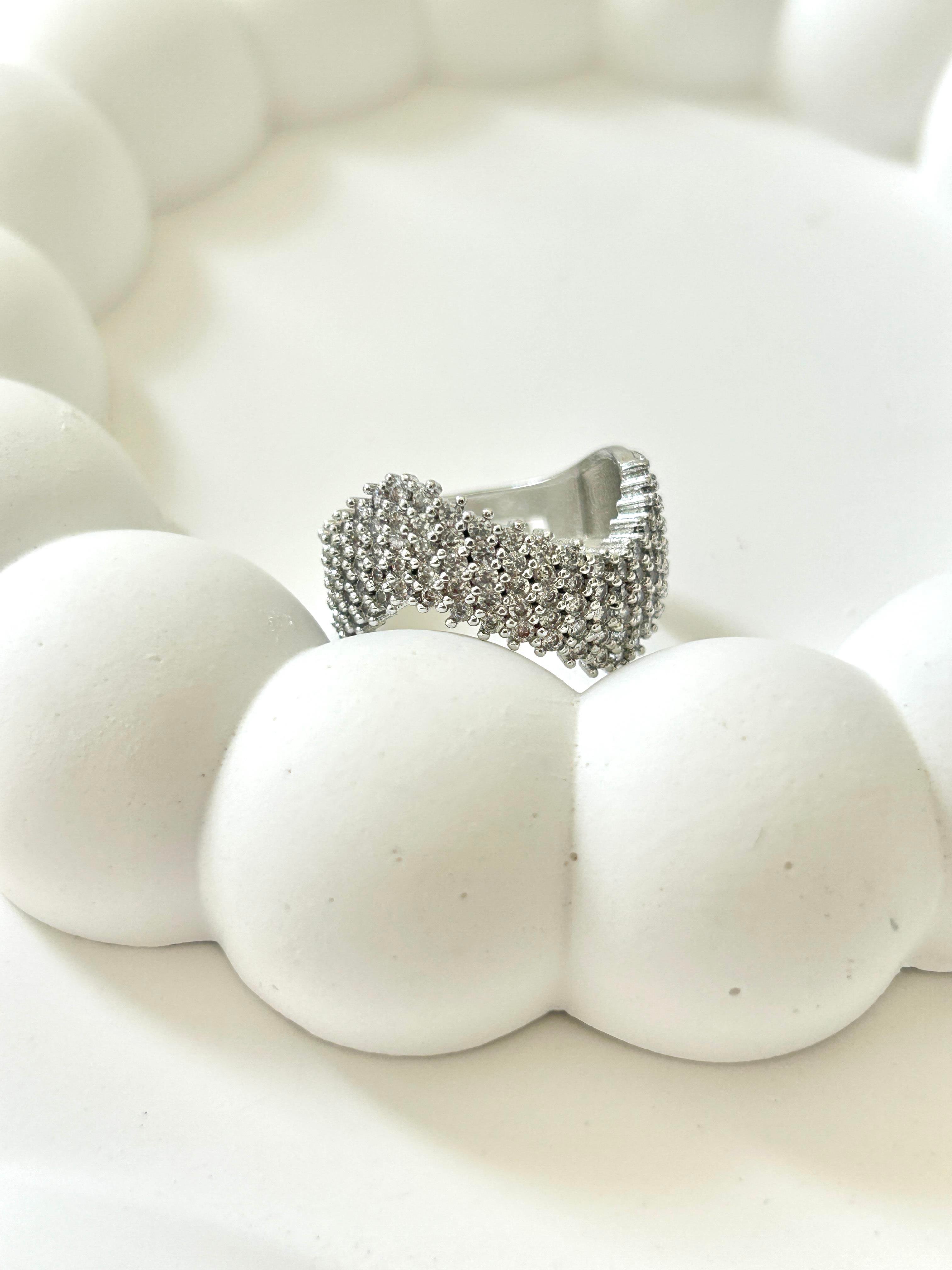 Premium Dalga Model Zirkon Taşlı Silver Yüzük