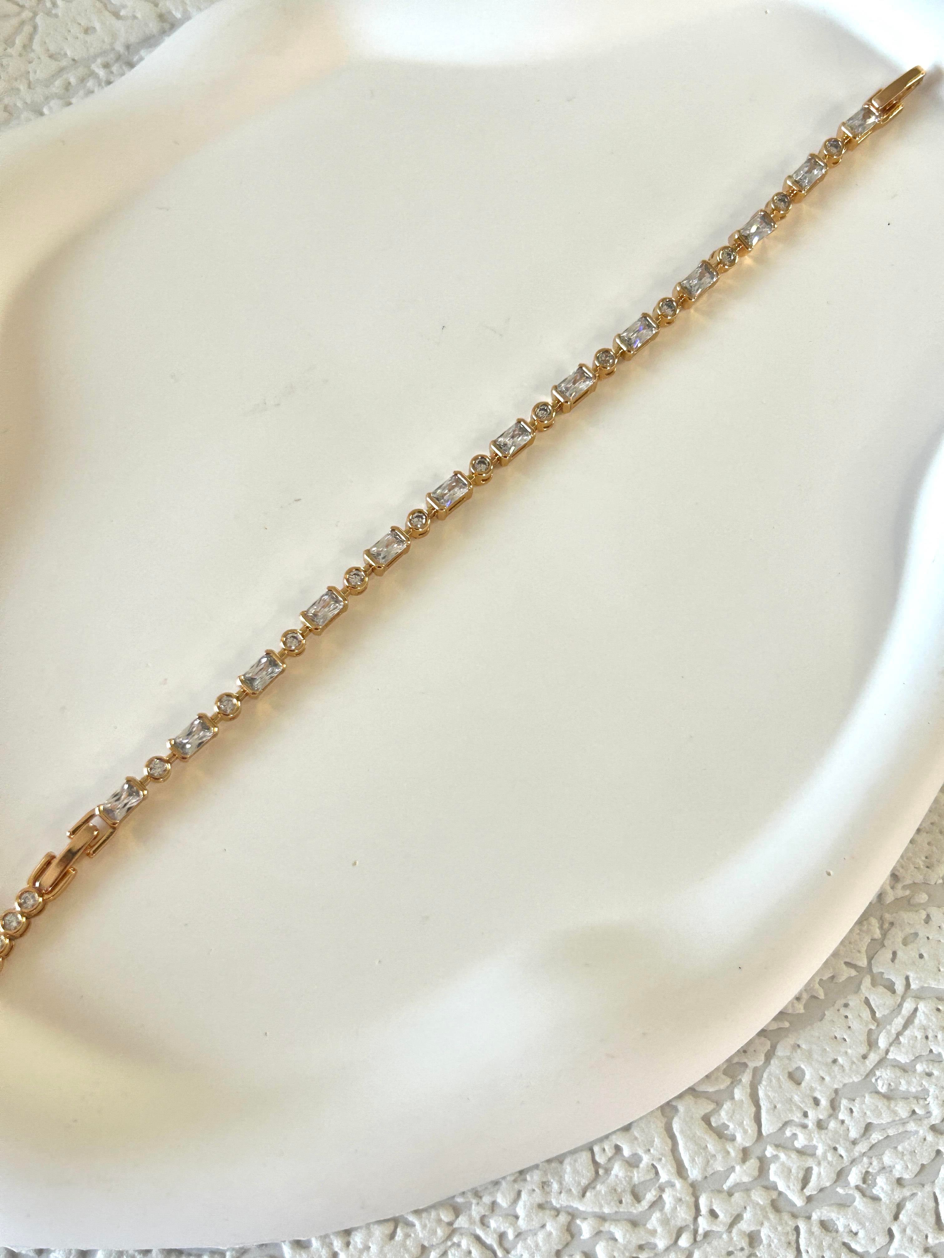 Premium Geometri Tasarım Zirkon Taşlı Bileklik