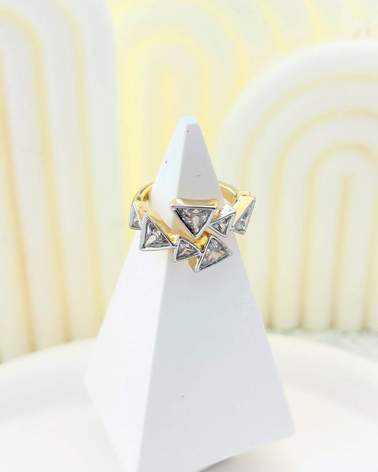 Premium Geometrik Taş Gold Yüzük