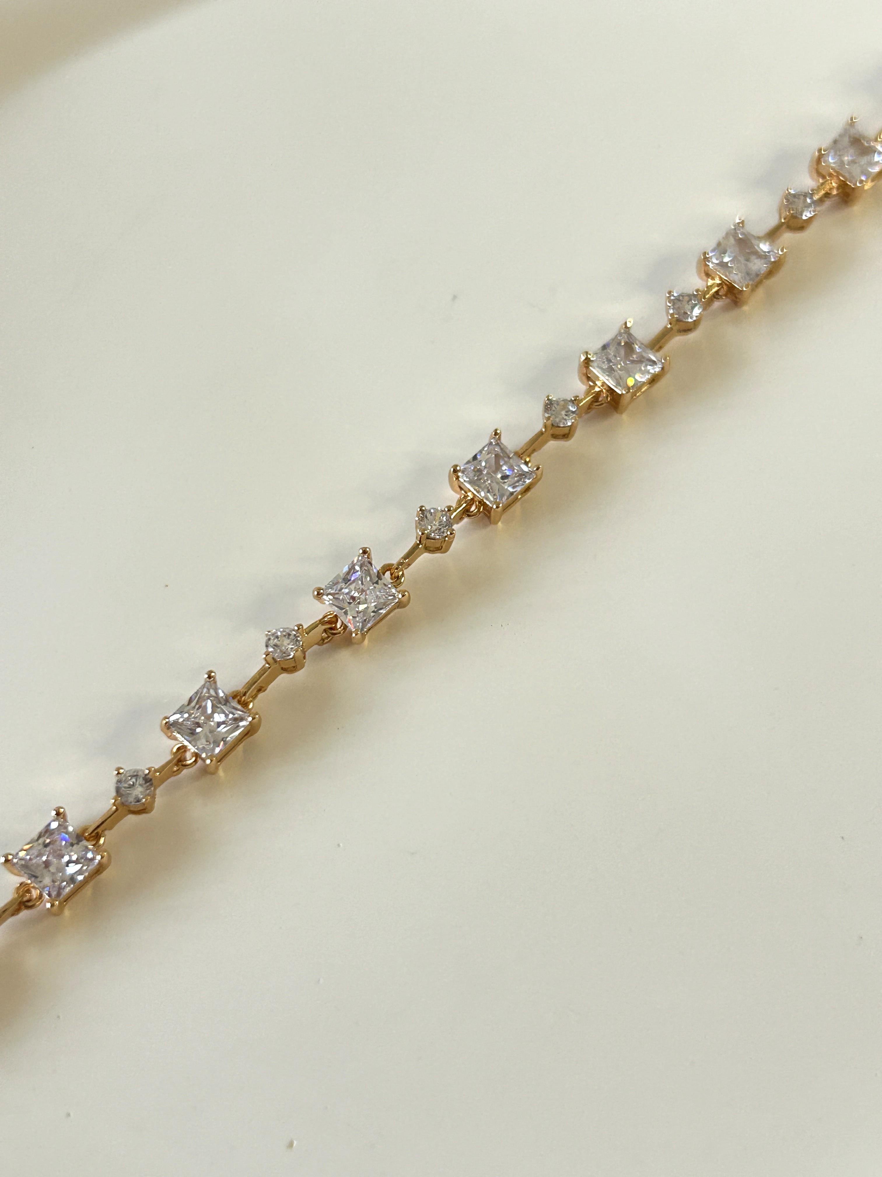 Premium Kare Zirkon Taşlı Bleklik