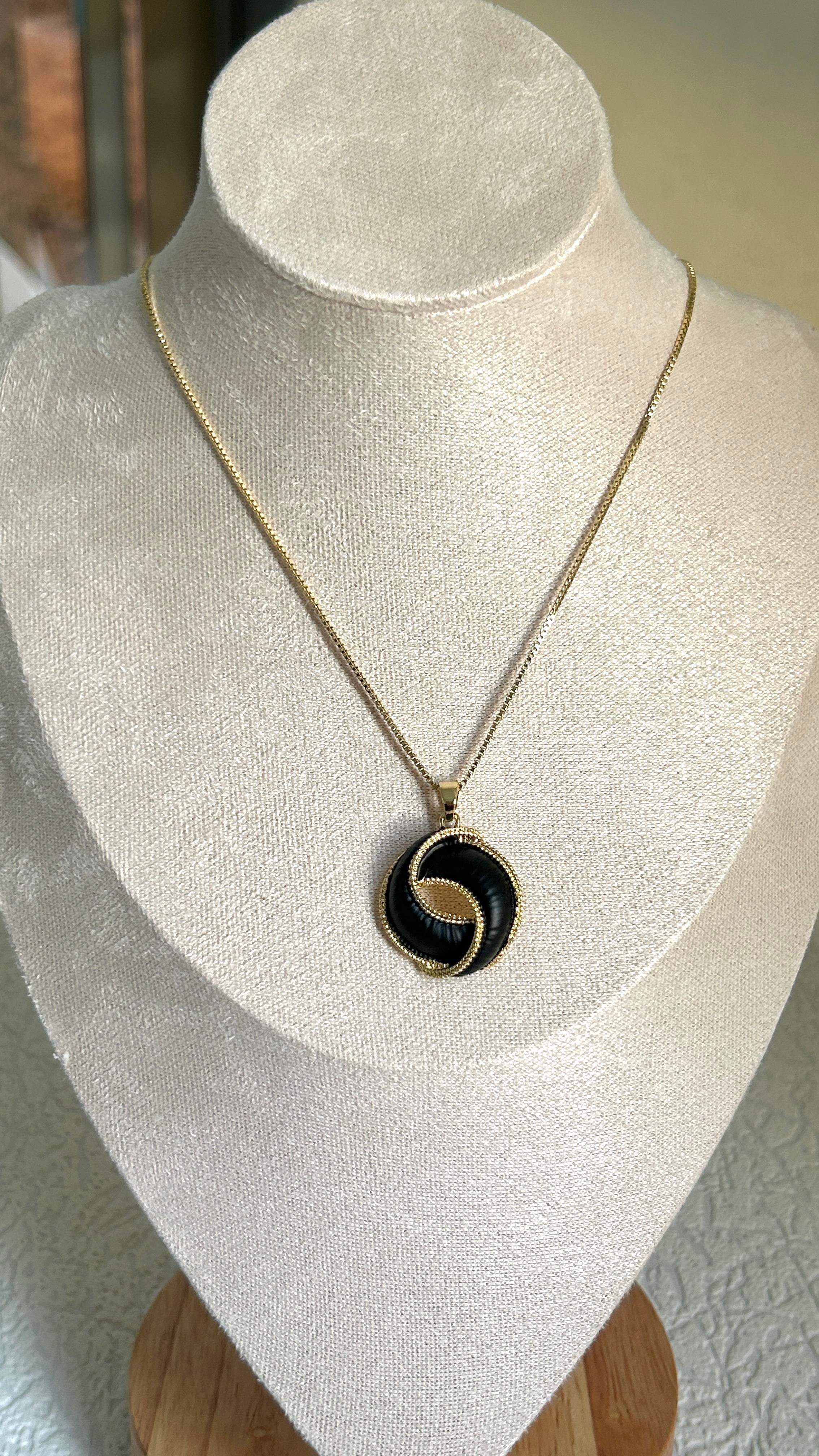 Premium Seri Deri Detay Siyah Kolye