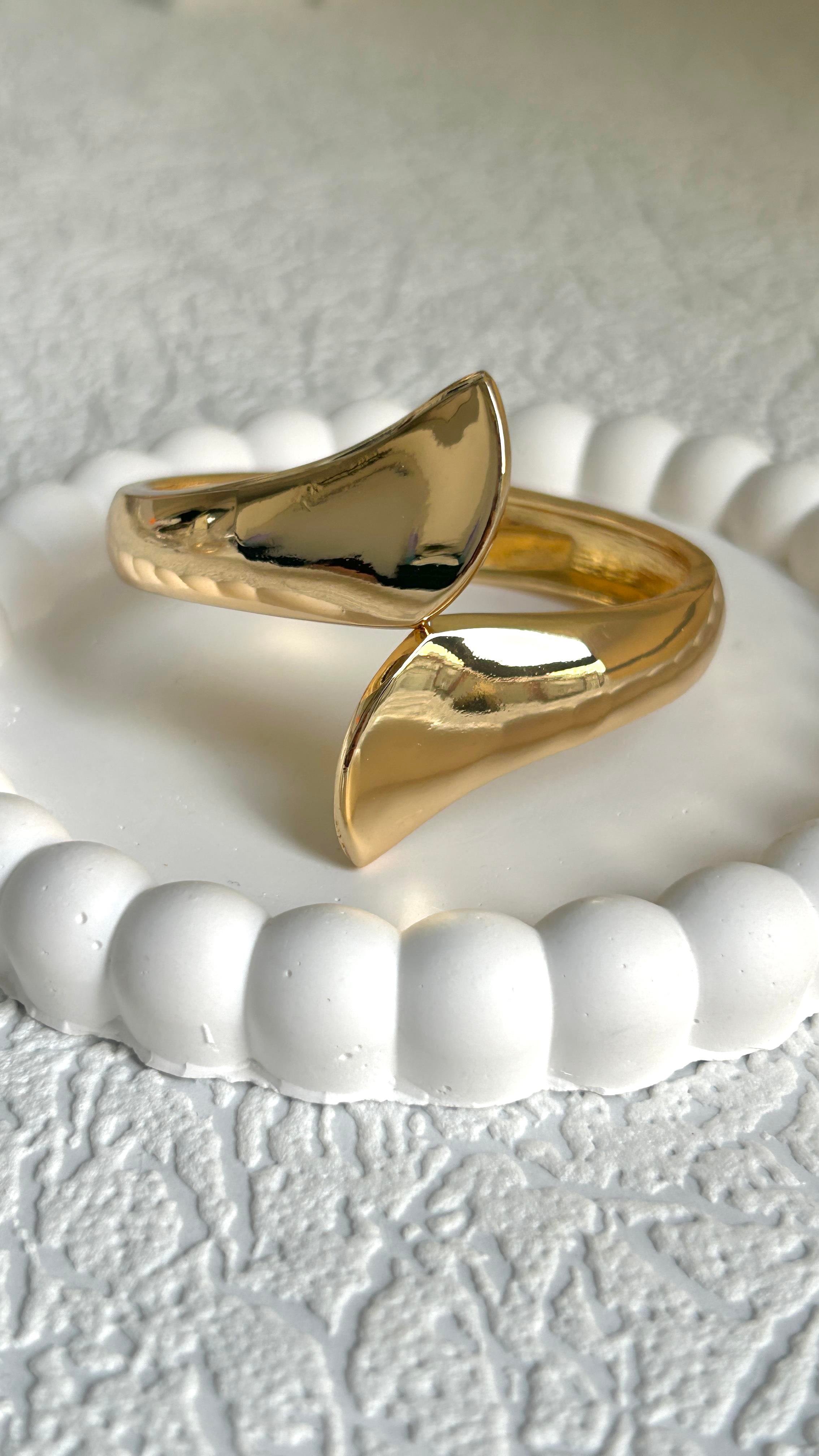 Premium Seri Geometrik Desen Gold Kelepçe