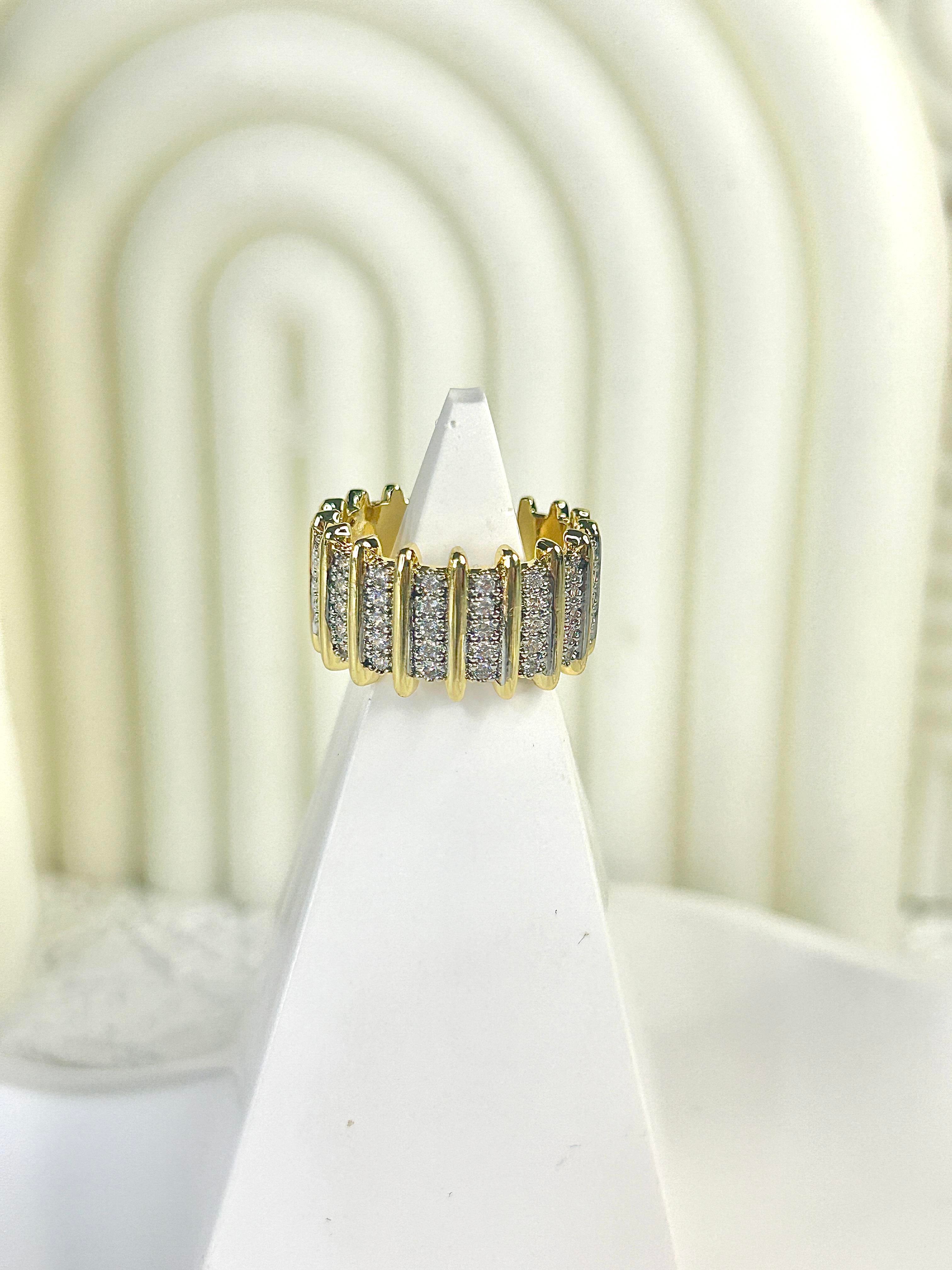 Premium Seri Taşlı Yüzük