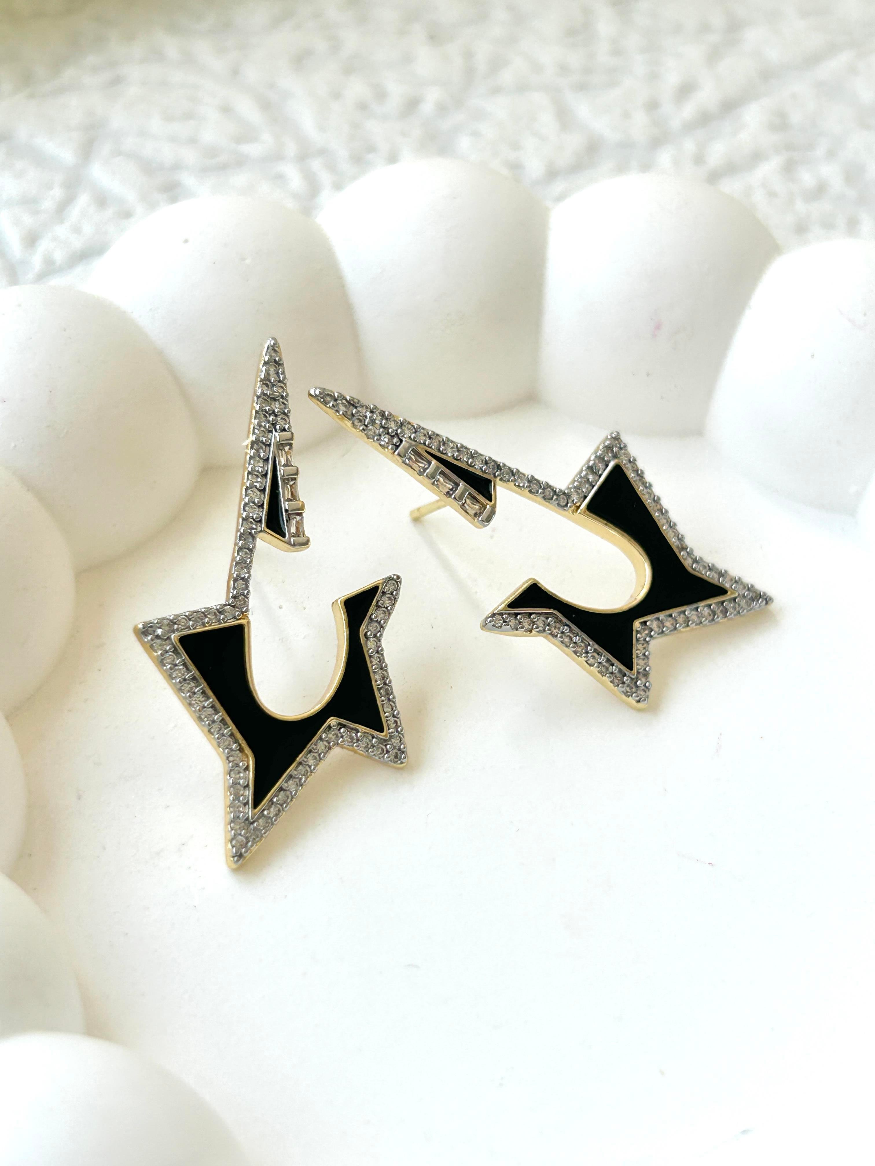 Premium Siyah Yıldız Küpe