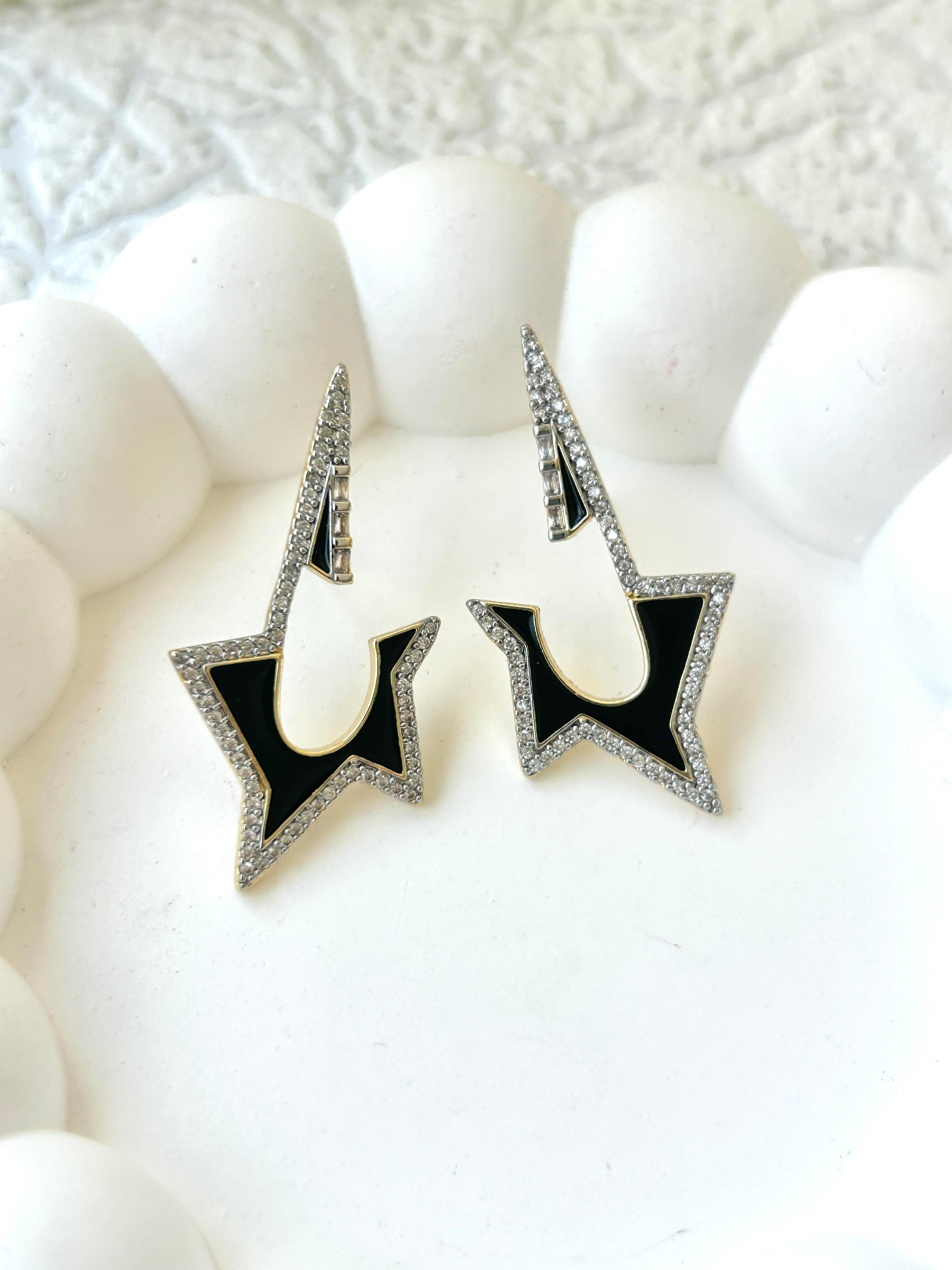 Premium Siyah Yıldız Küpe