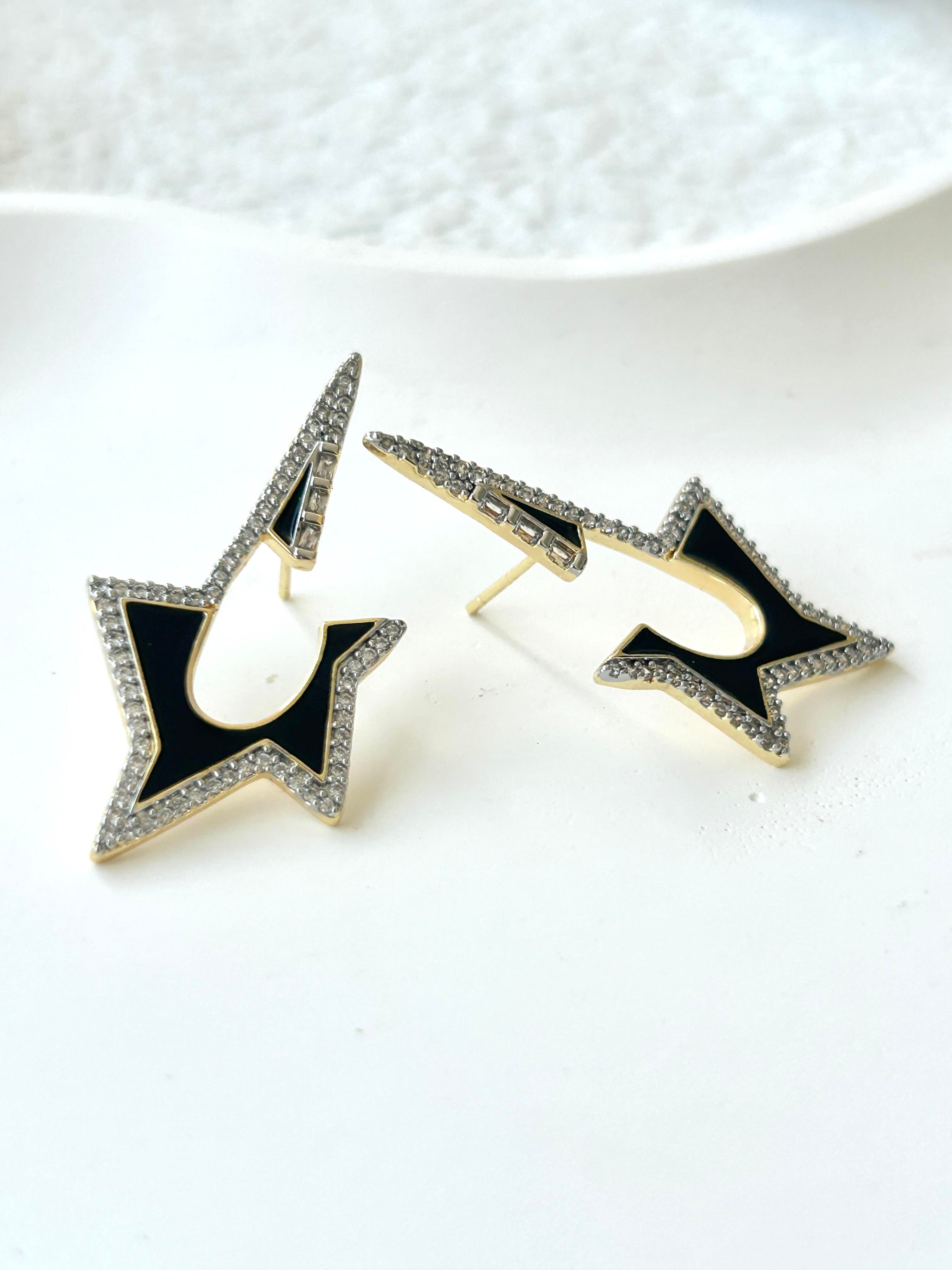 Premium Siyah Yıldız Küpe