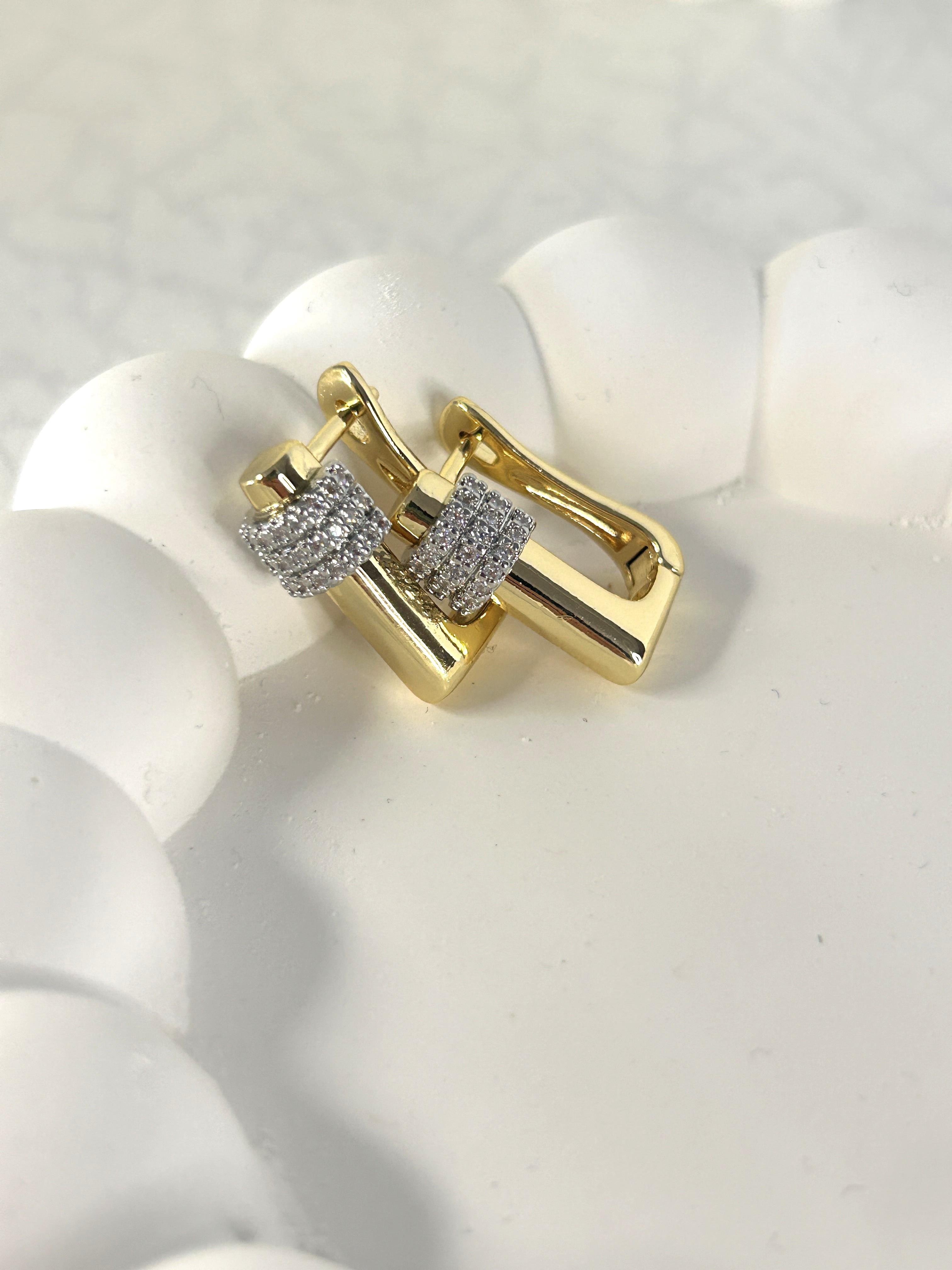 Premium Zirkon Taş Detay Küpe