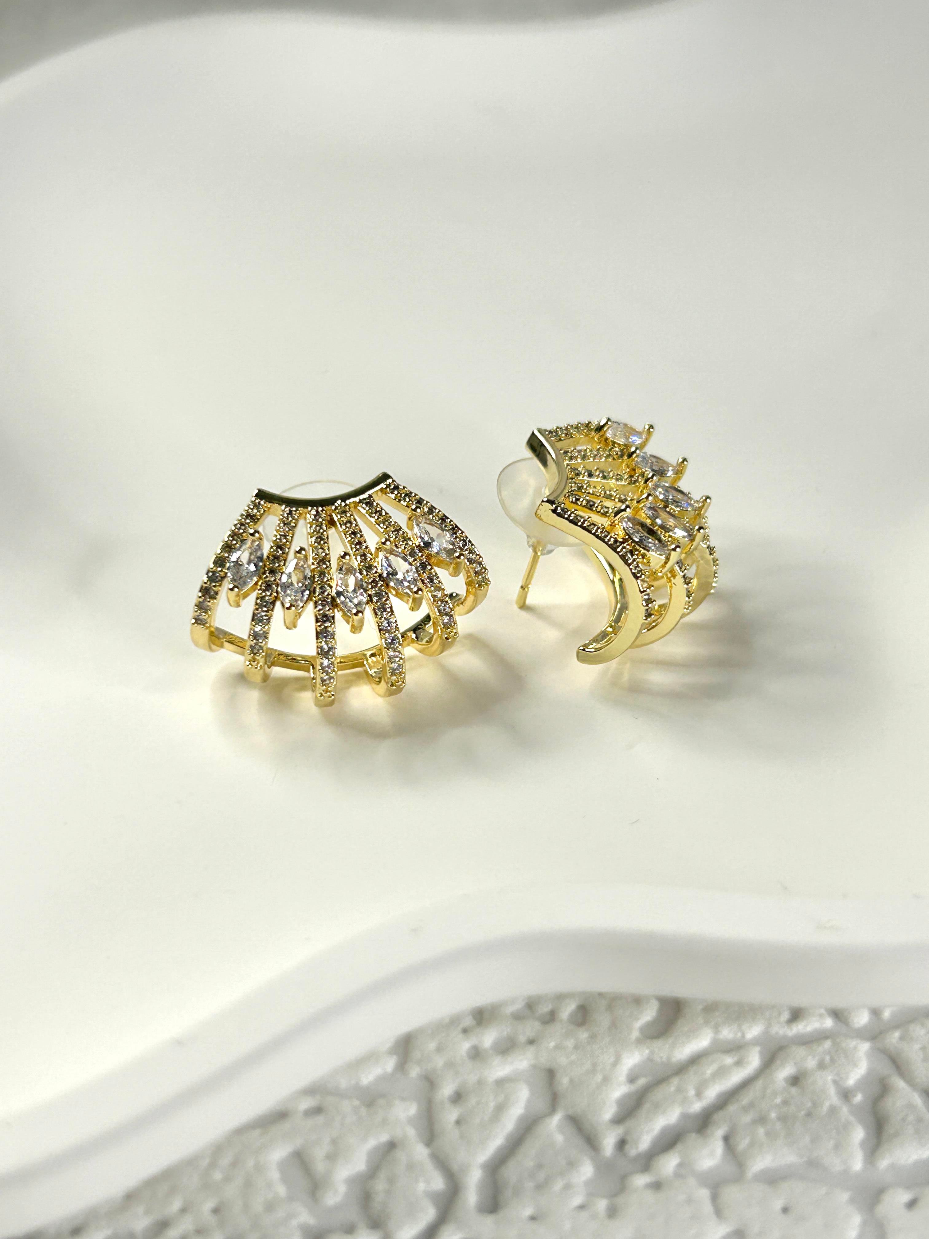 Premium Zirkon Taşlı Çoklu Görünüm Gold Küpe