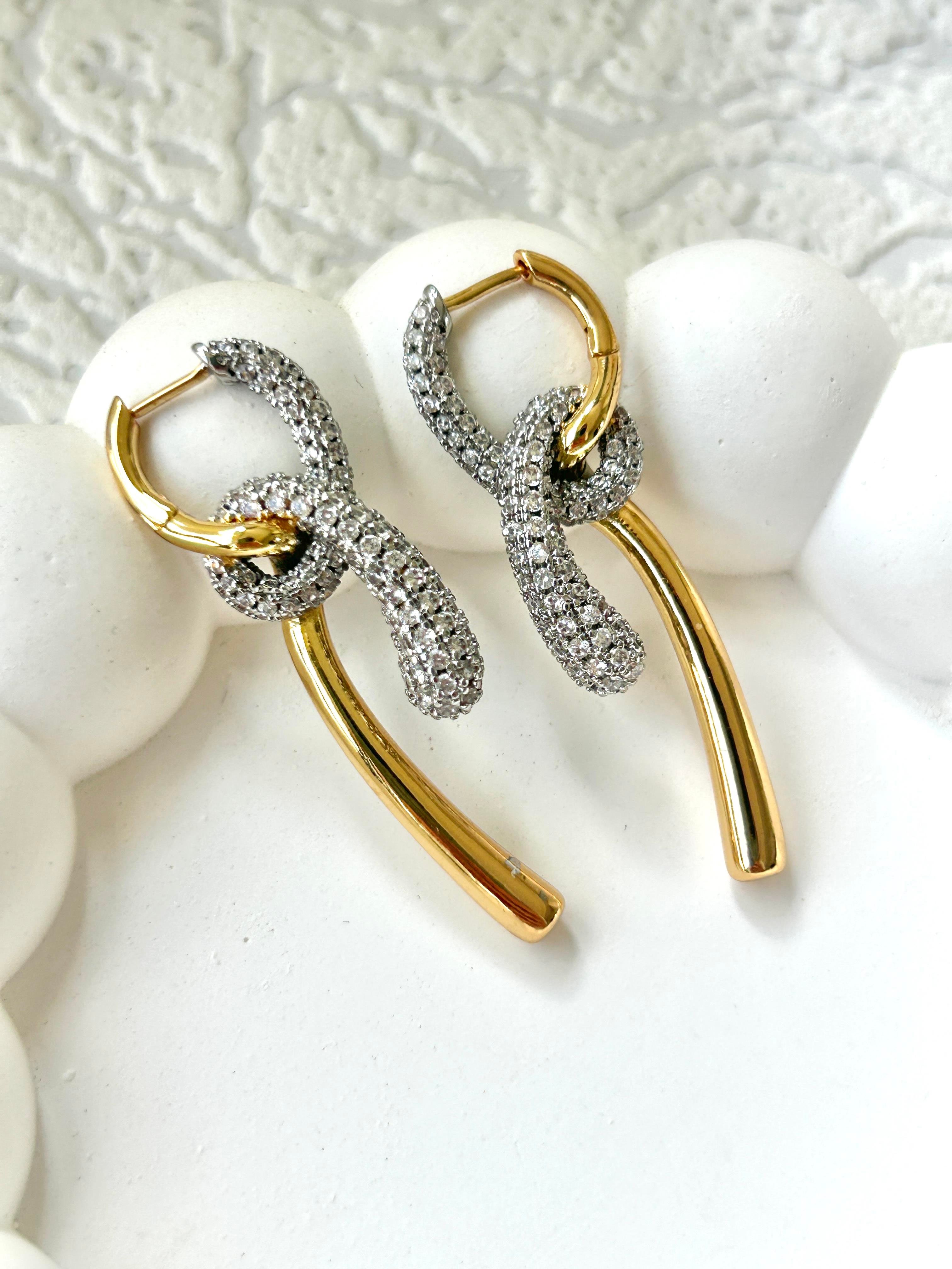 Premium Zirkon Taşlı Düğüm Küpe