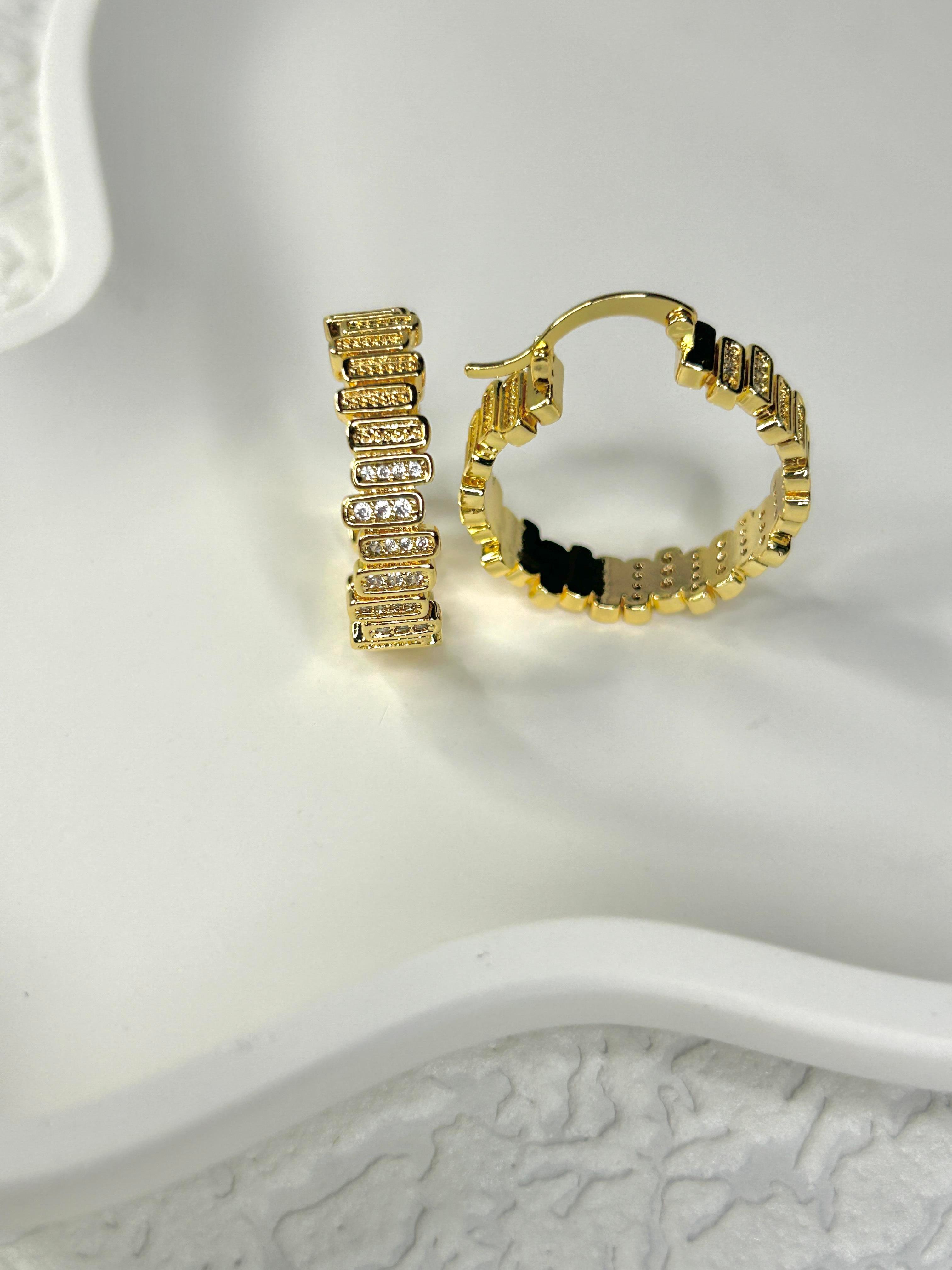 Premium Zirkon Taşlı Halka Ritim Küpe