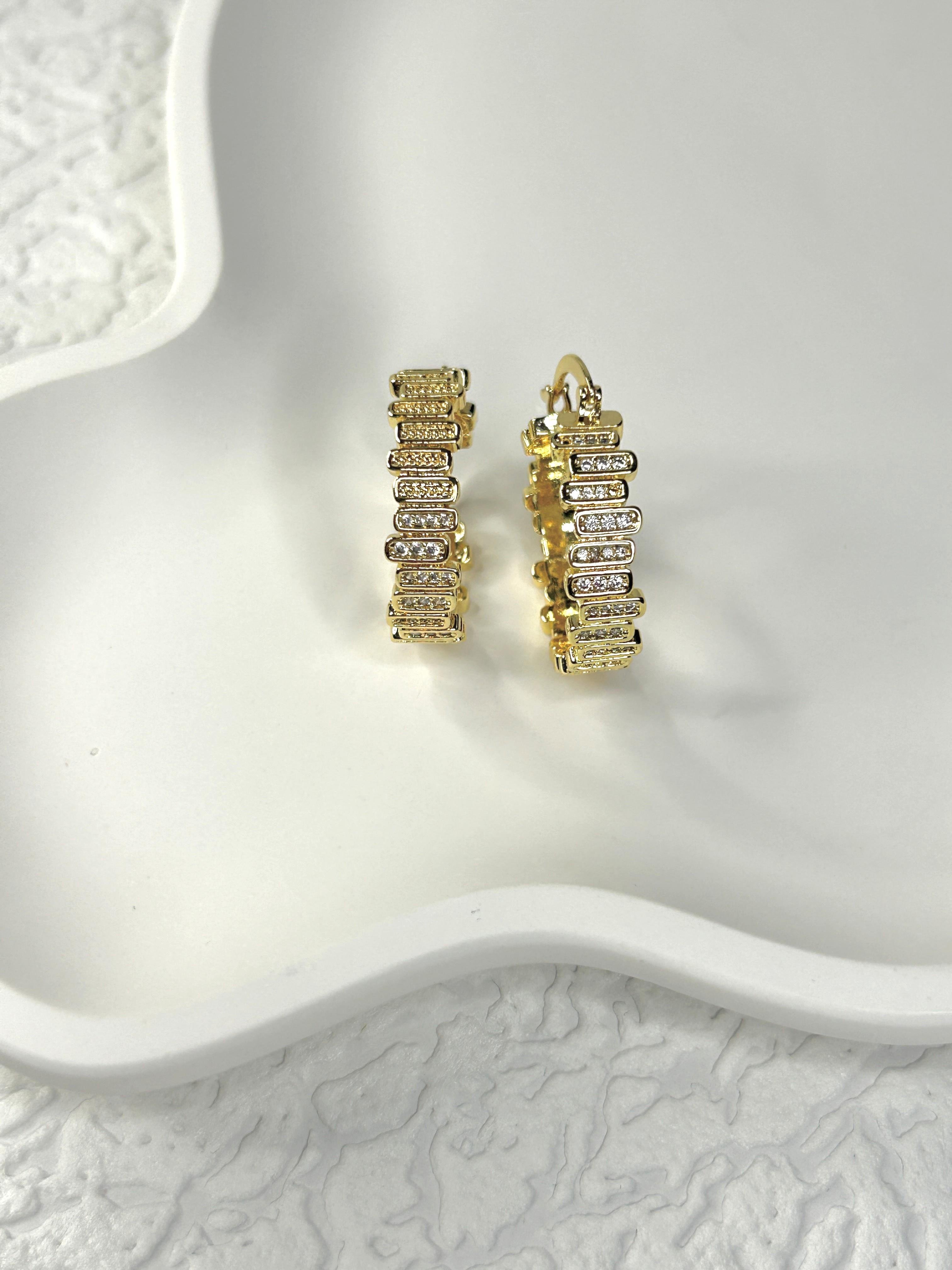 Premium Zirkon Taşlı Halka Ritim Küpe