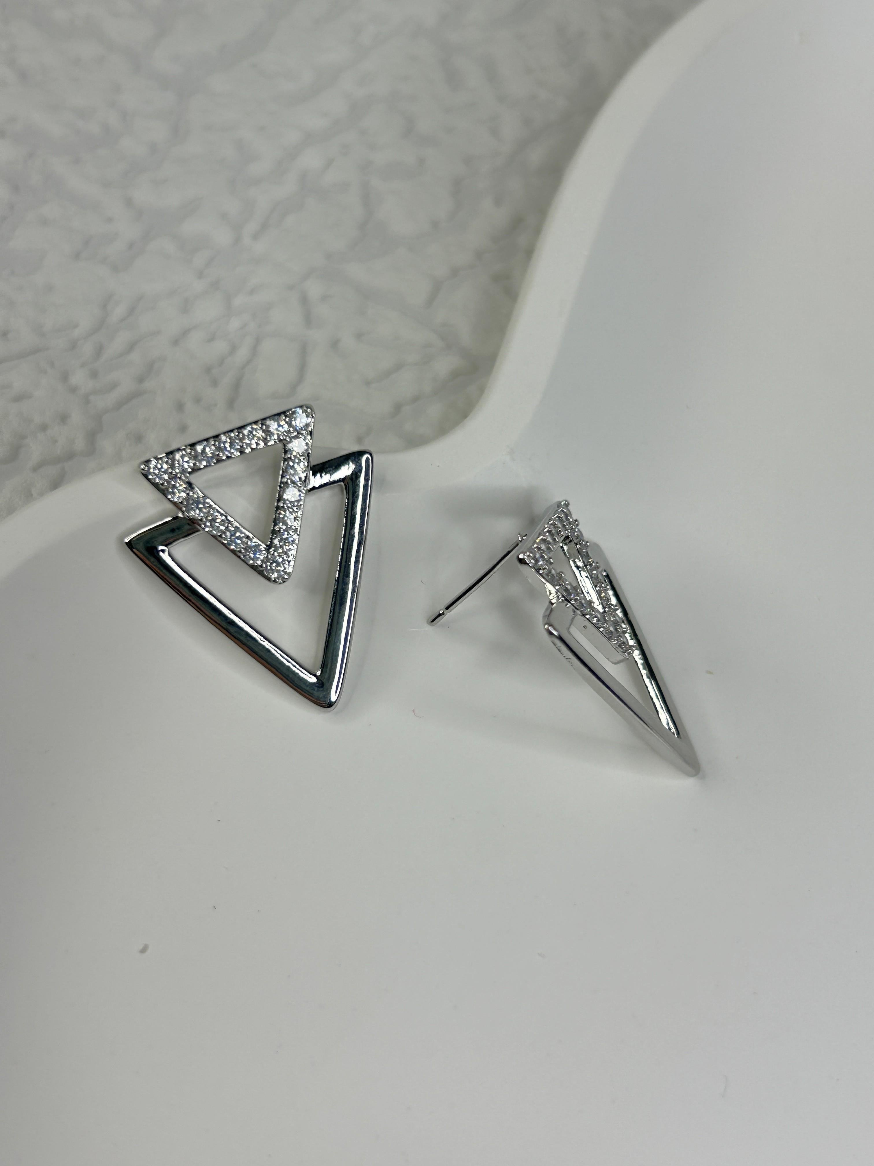 Premium Zirkon Taşlı Üçgen Silver Küpe