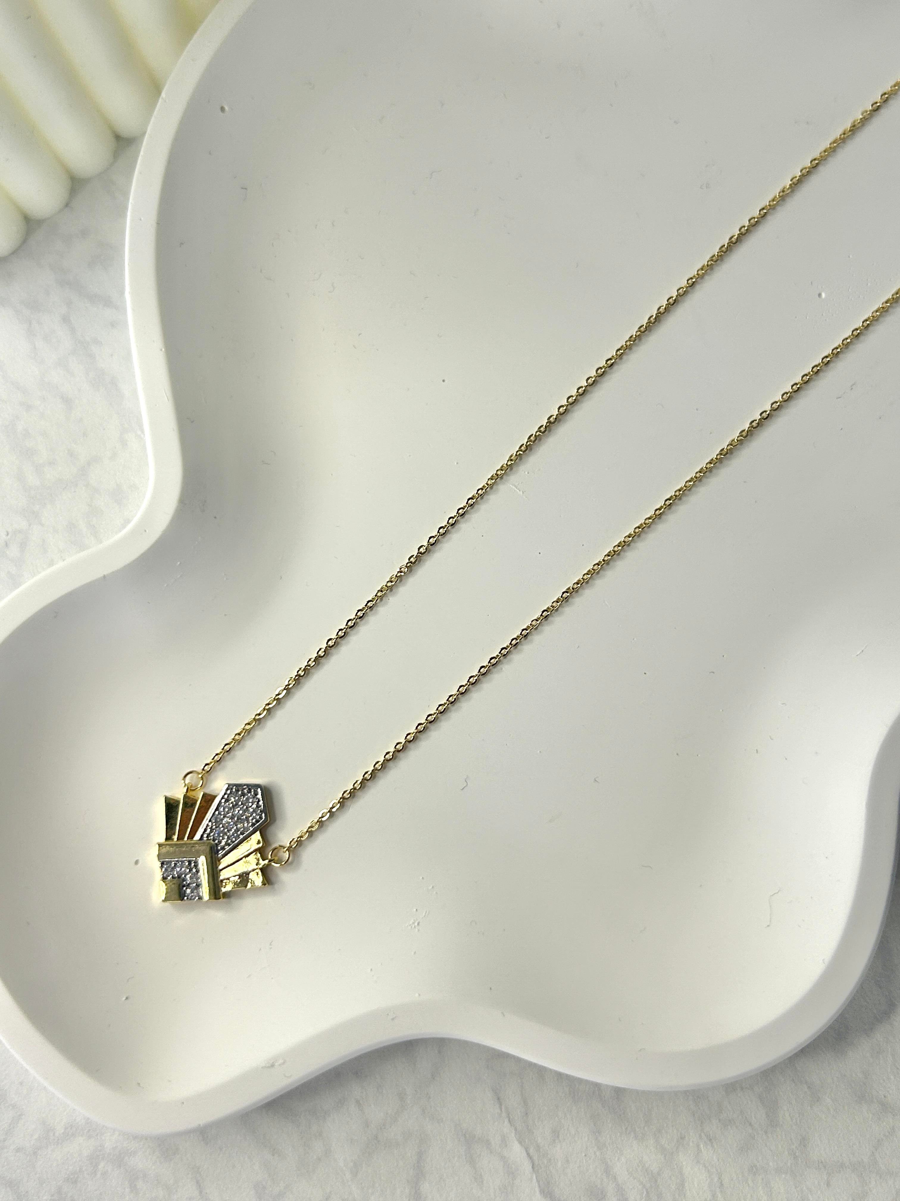 Premium Zirkon Taşlı Yelpaze Kolye