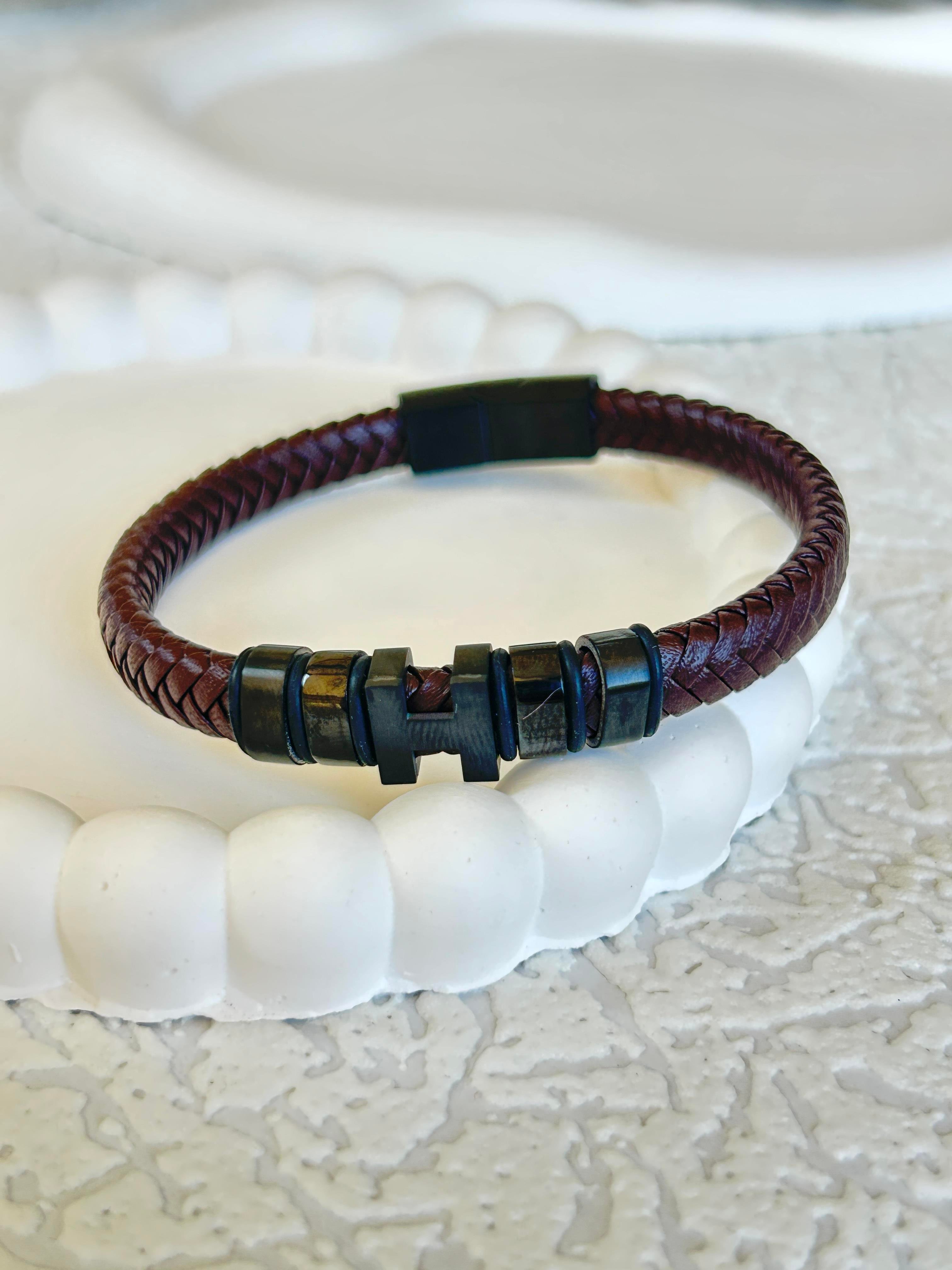 Siyah Renk Detay Kahve Deri Bileklik