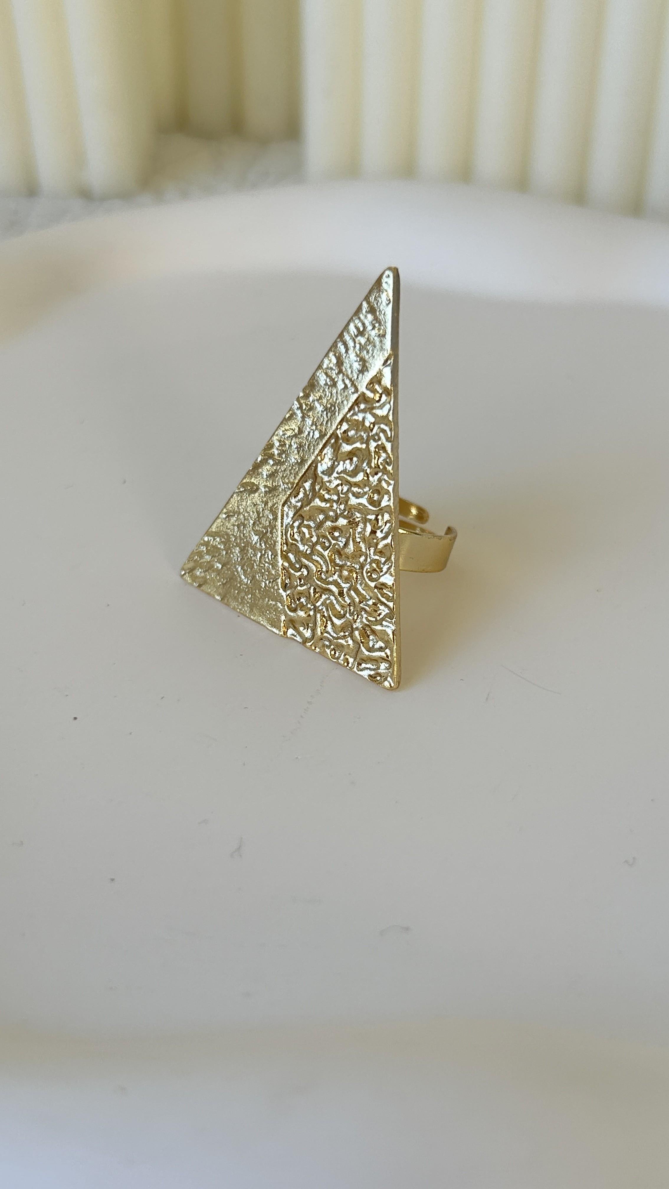 Üçgen Tasarım Ayarlanabilir Gold Yüzük