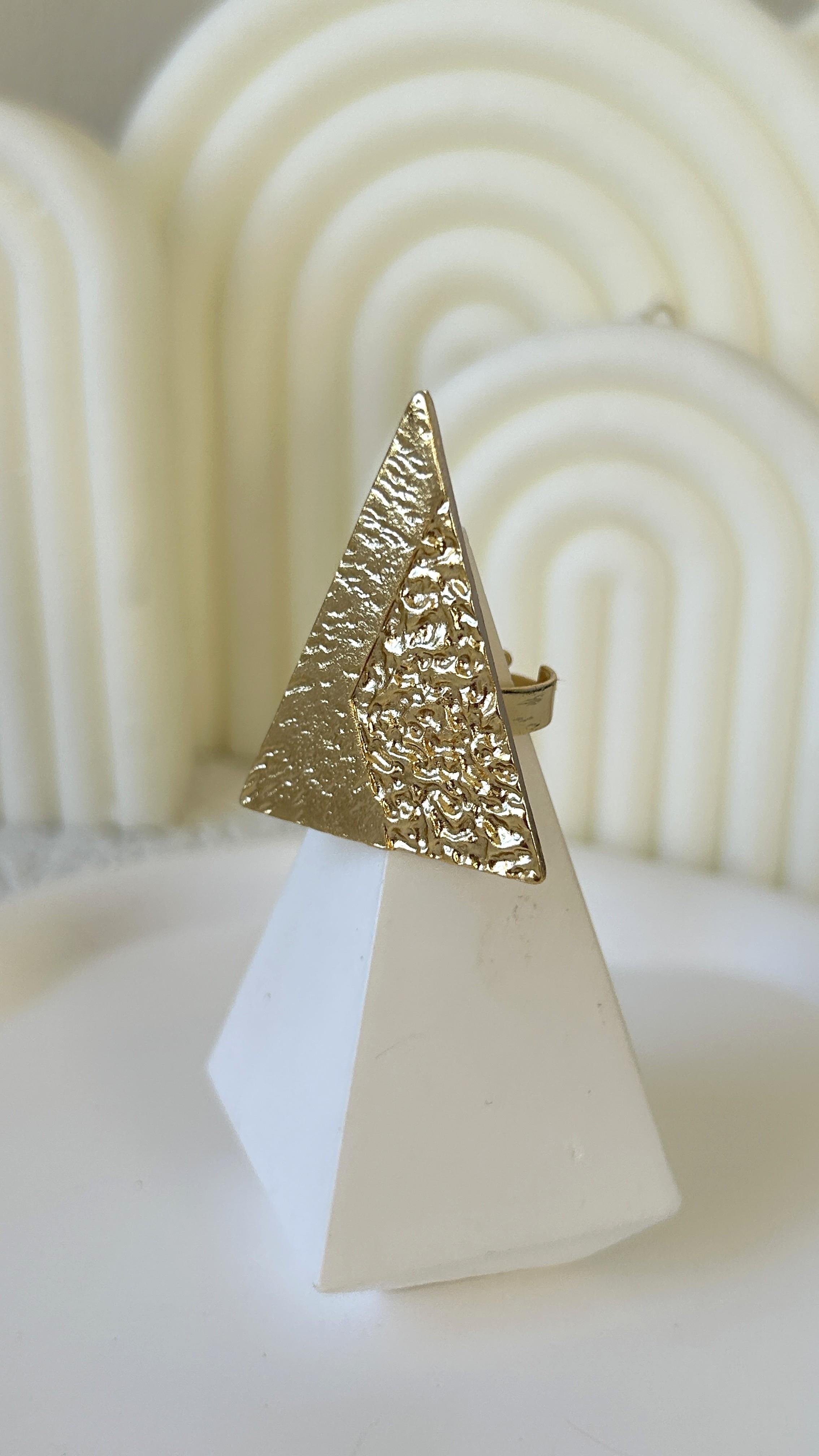 Üçgen Tasarım Ayarlanabilir Gold Yüzük