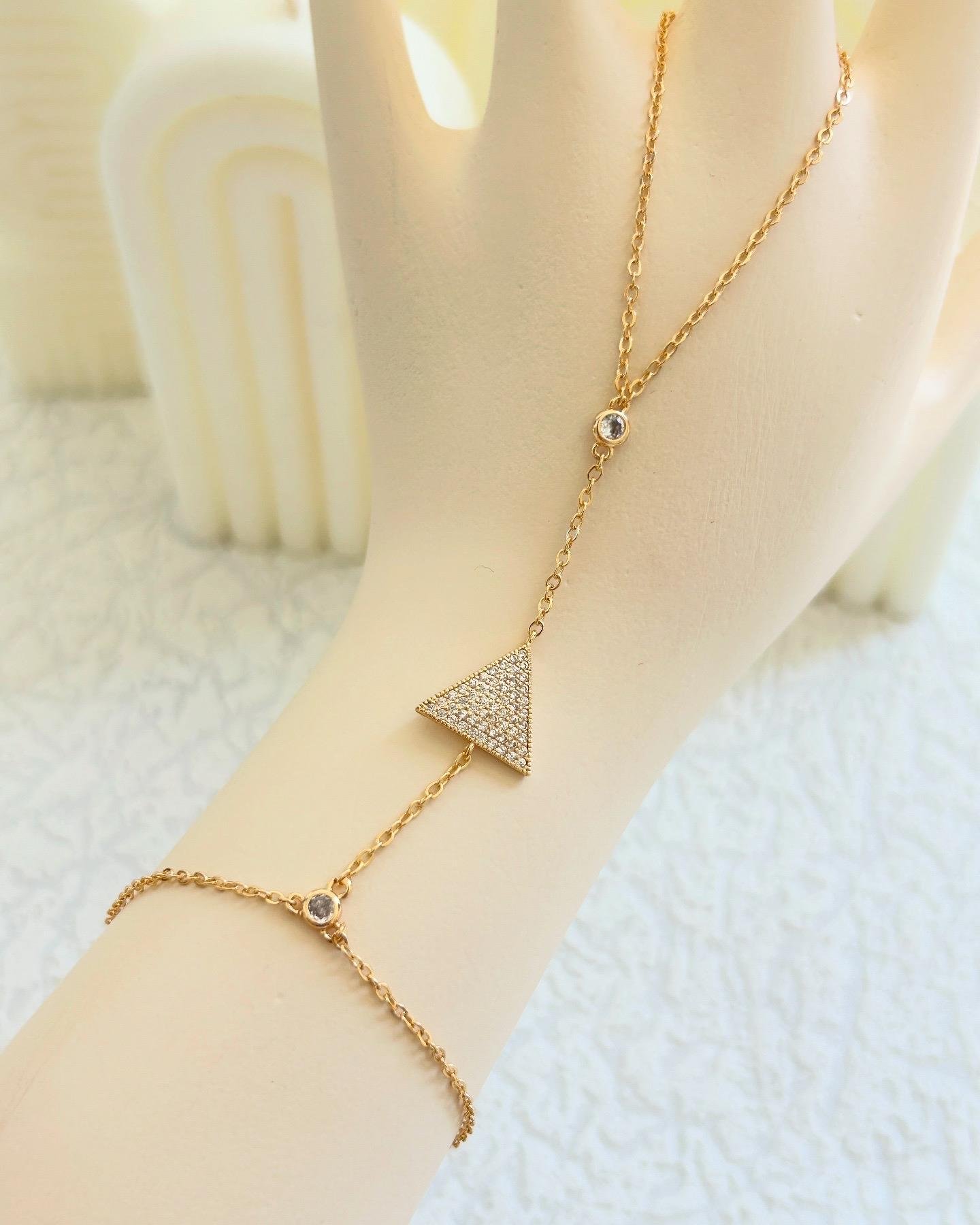 Üçgen Zirkon Taşlı Gold Şahmeran