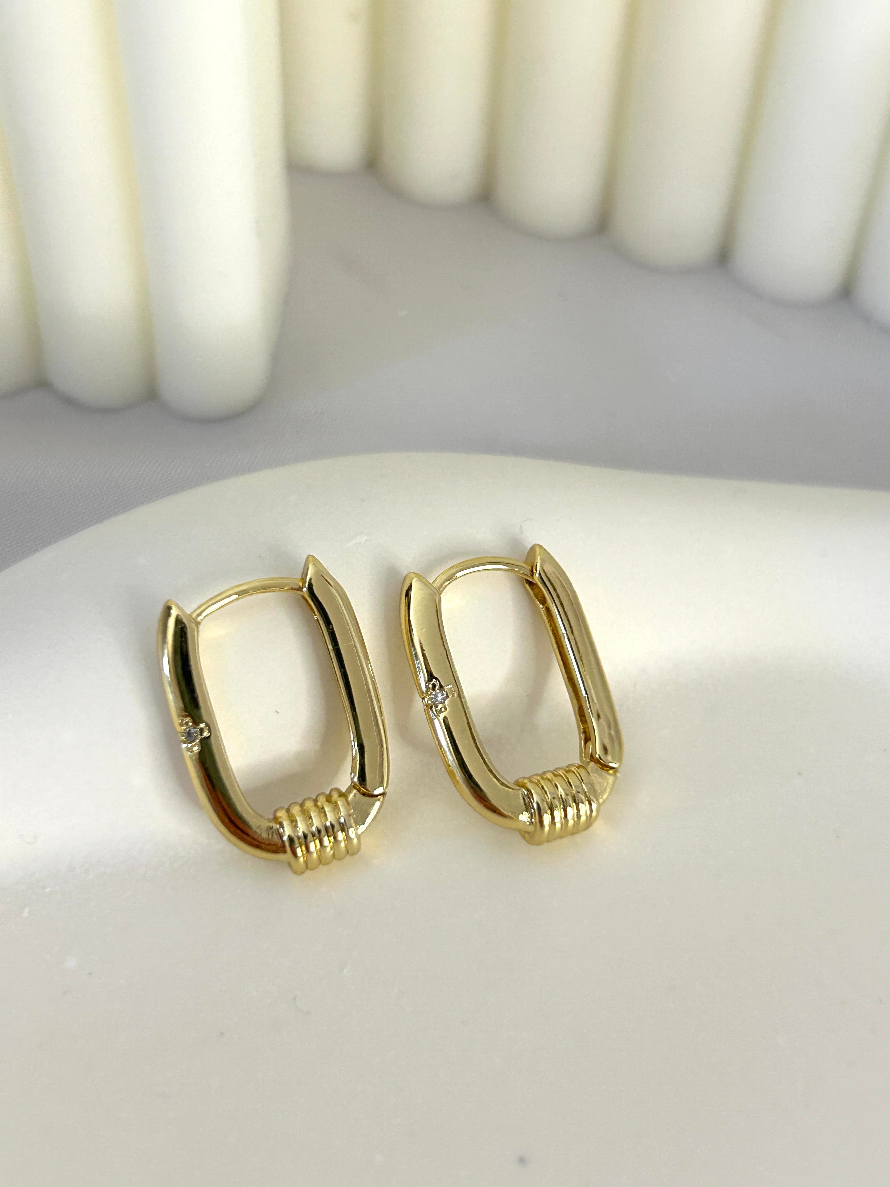 XUPİNG BURGU DETAY GOLD KÜPE