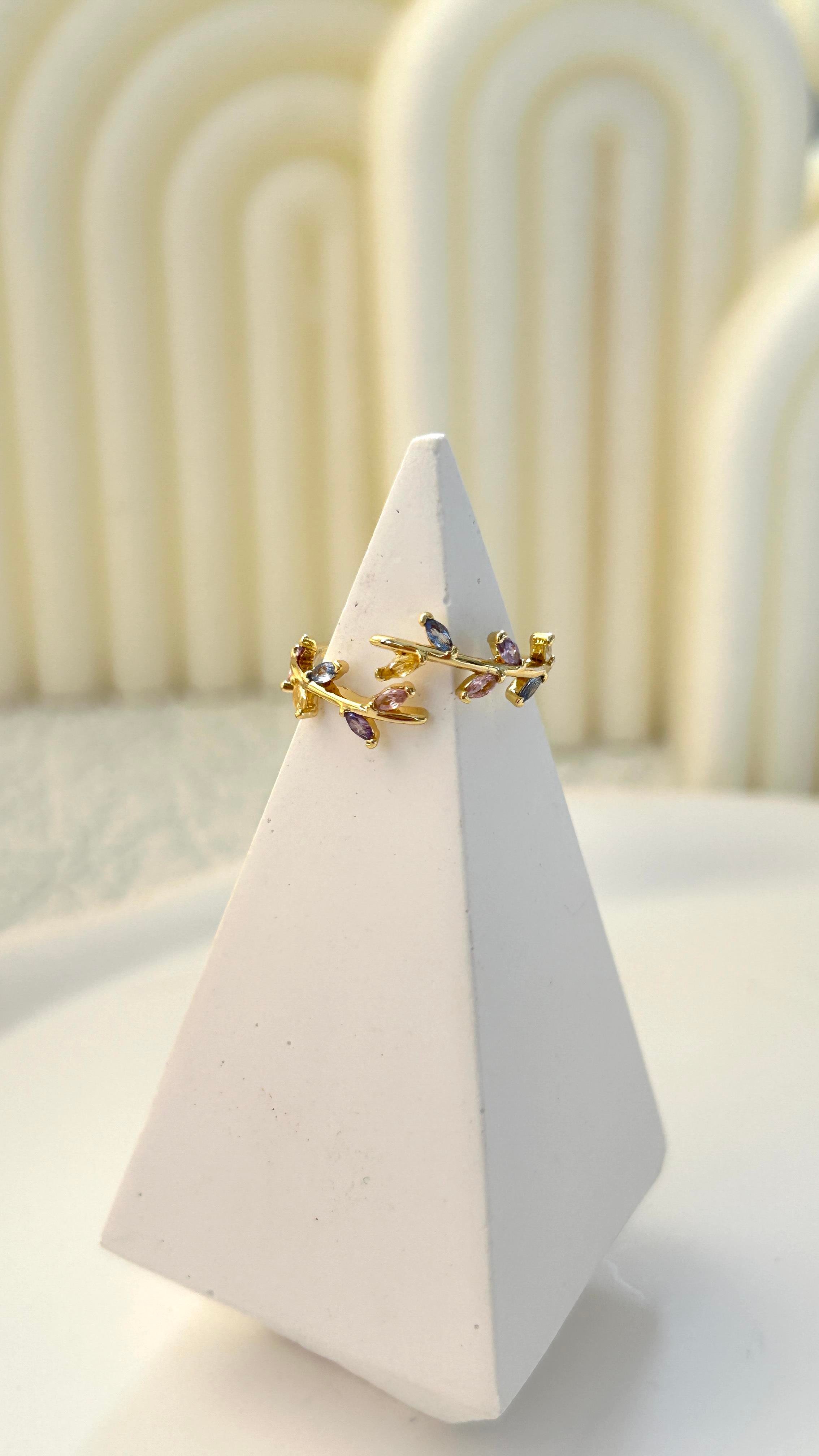 Yaprak Model Renkli Yüzük