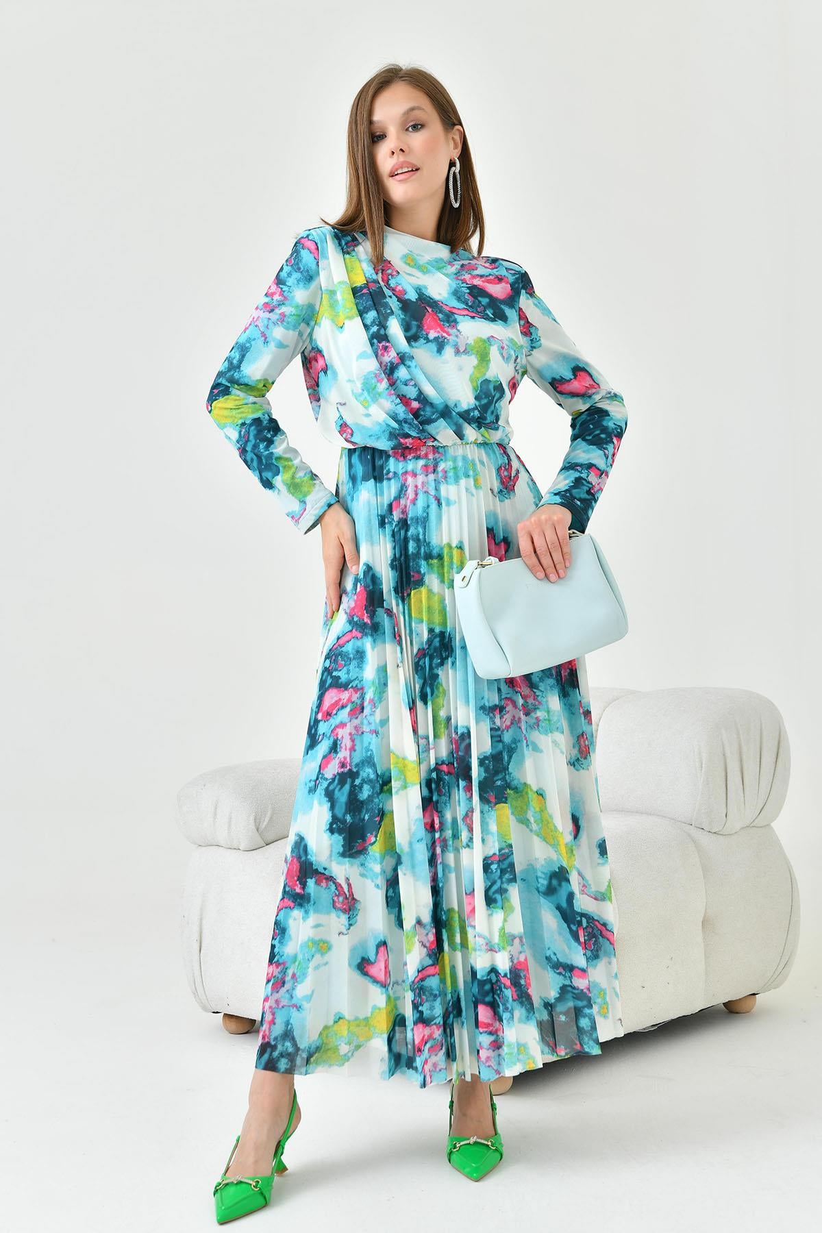 Arka Yaka 3 Düğmeli Pliseli Elbise Mint Yeşili