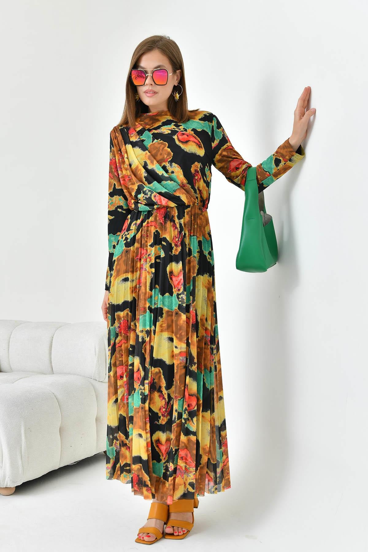 Arka Yaka 3 Düğmeli Pliseli Elbise Sarı