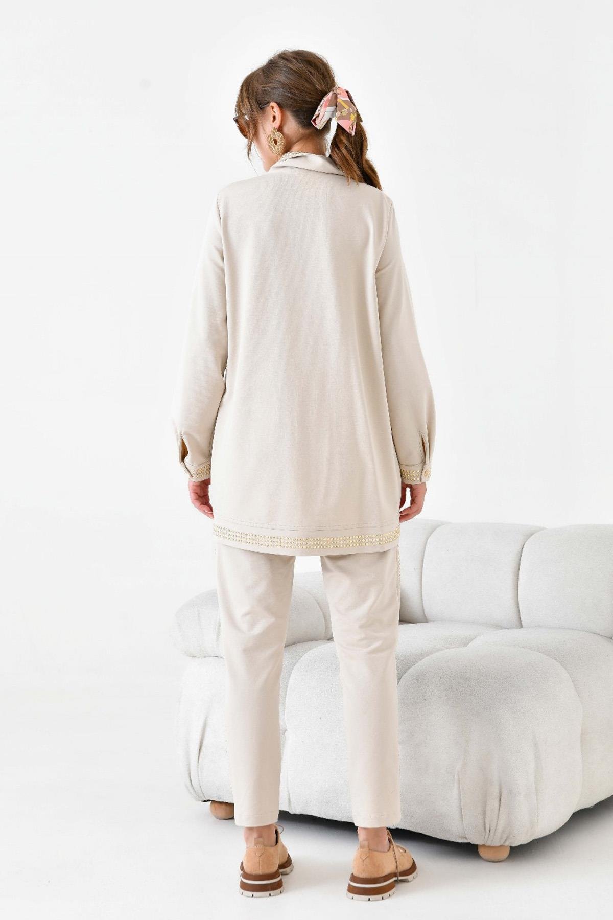 Taş Baskı Süslü Takım Bej