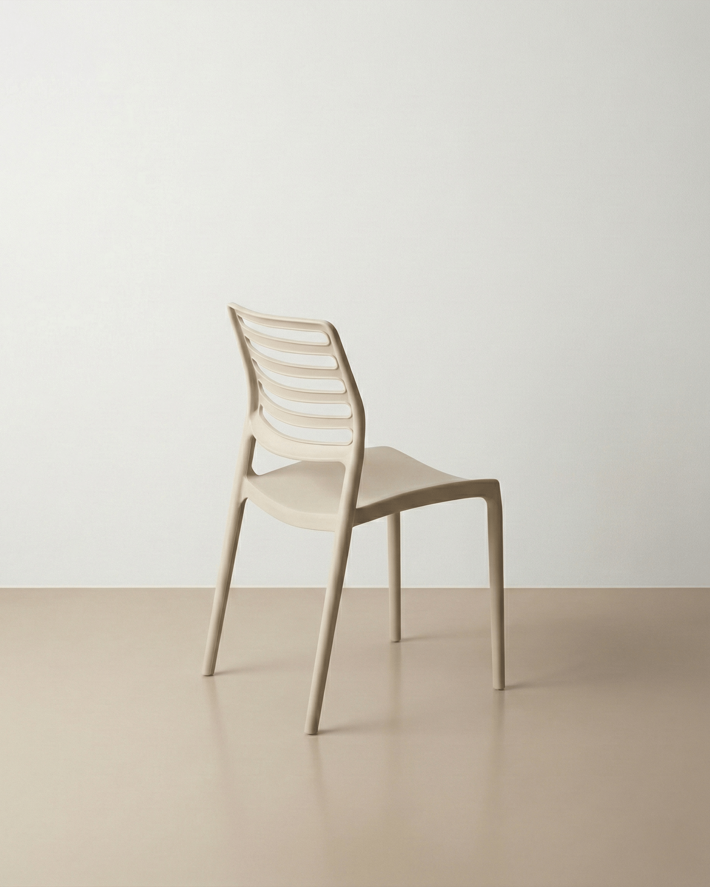 Liora Sandalye | İstiflenebilir İç ve Dış Mekan Plastik Sandalye | Gasell