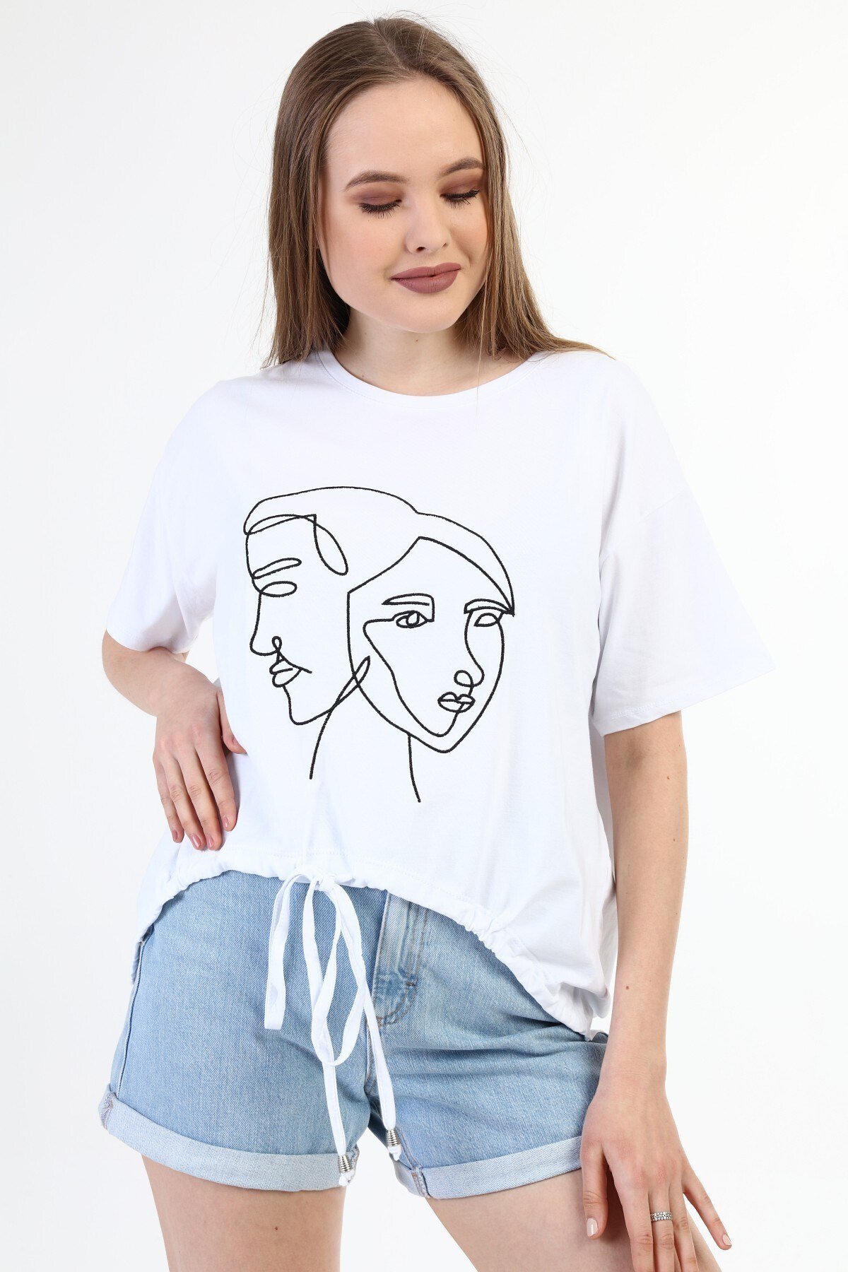 Kadın Nakışlı Beyaz T-shirt 20085