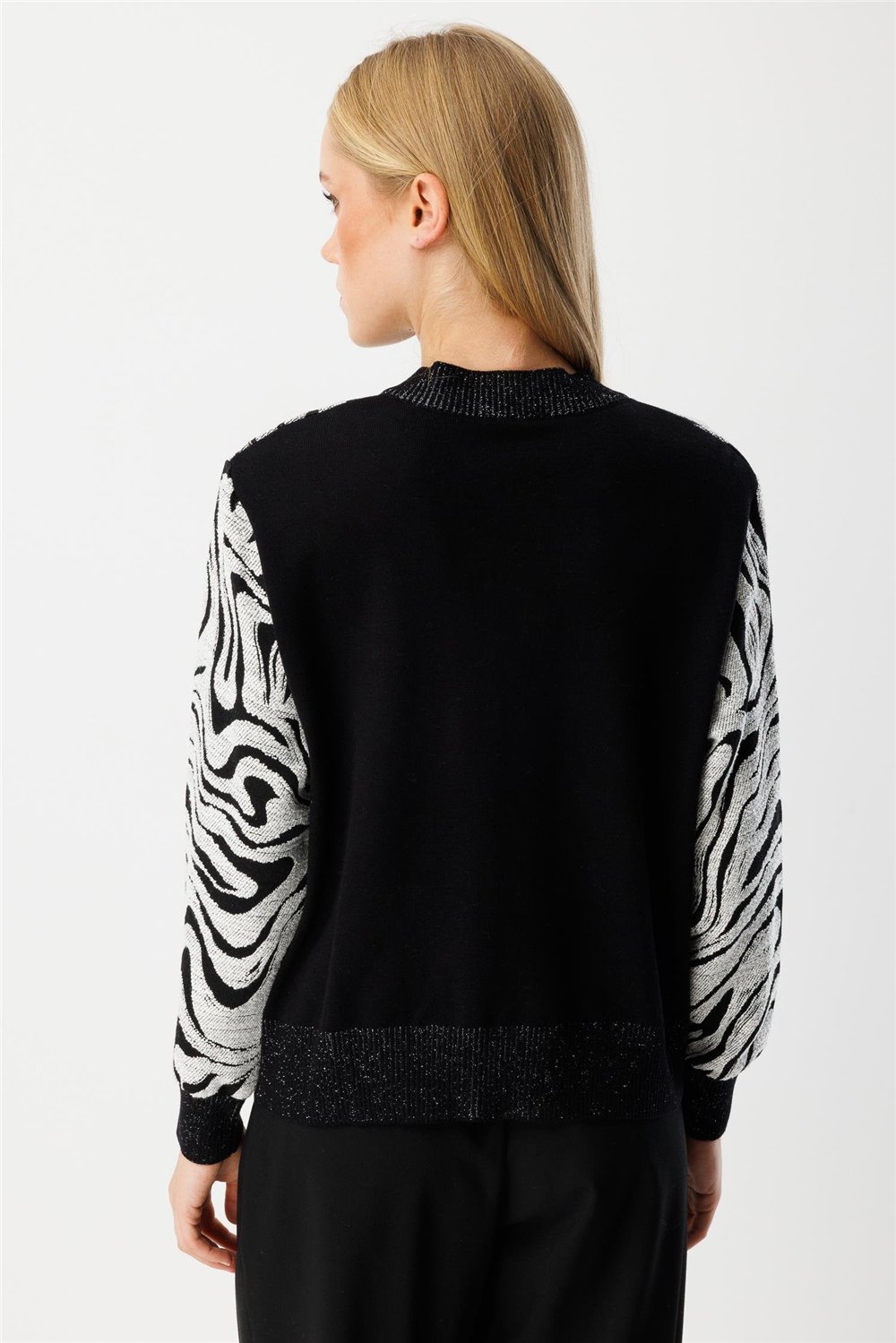Ghisa 26KÖRHRK3233 Kadın İnci Düğmeli Zebra Hırka