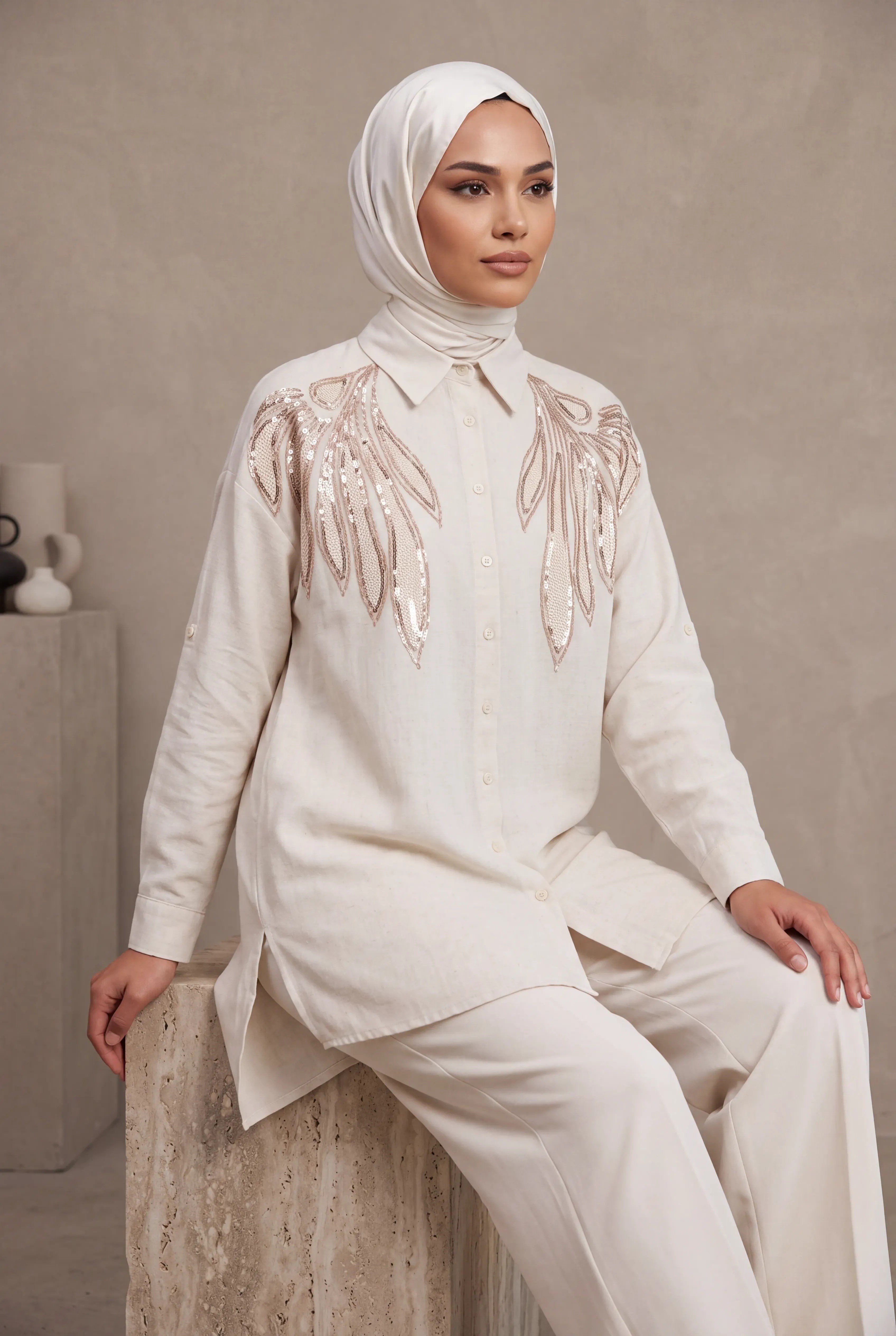 PUL BONCUK NAKIŞ İŞLEMELİ KETEN GÖMLEK17698