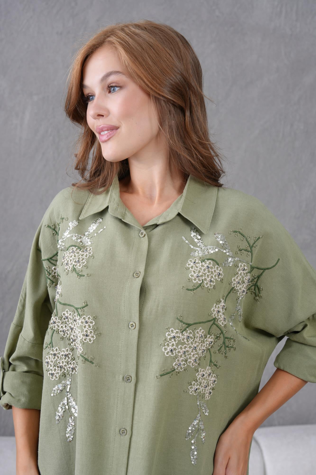 NAKIŞ İŞLEMELİ OVERSIZE KETEN GÖMLEK17429