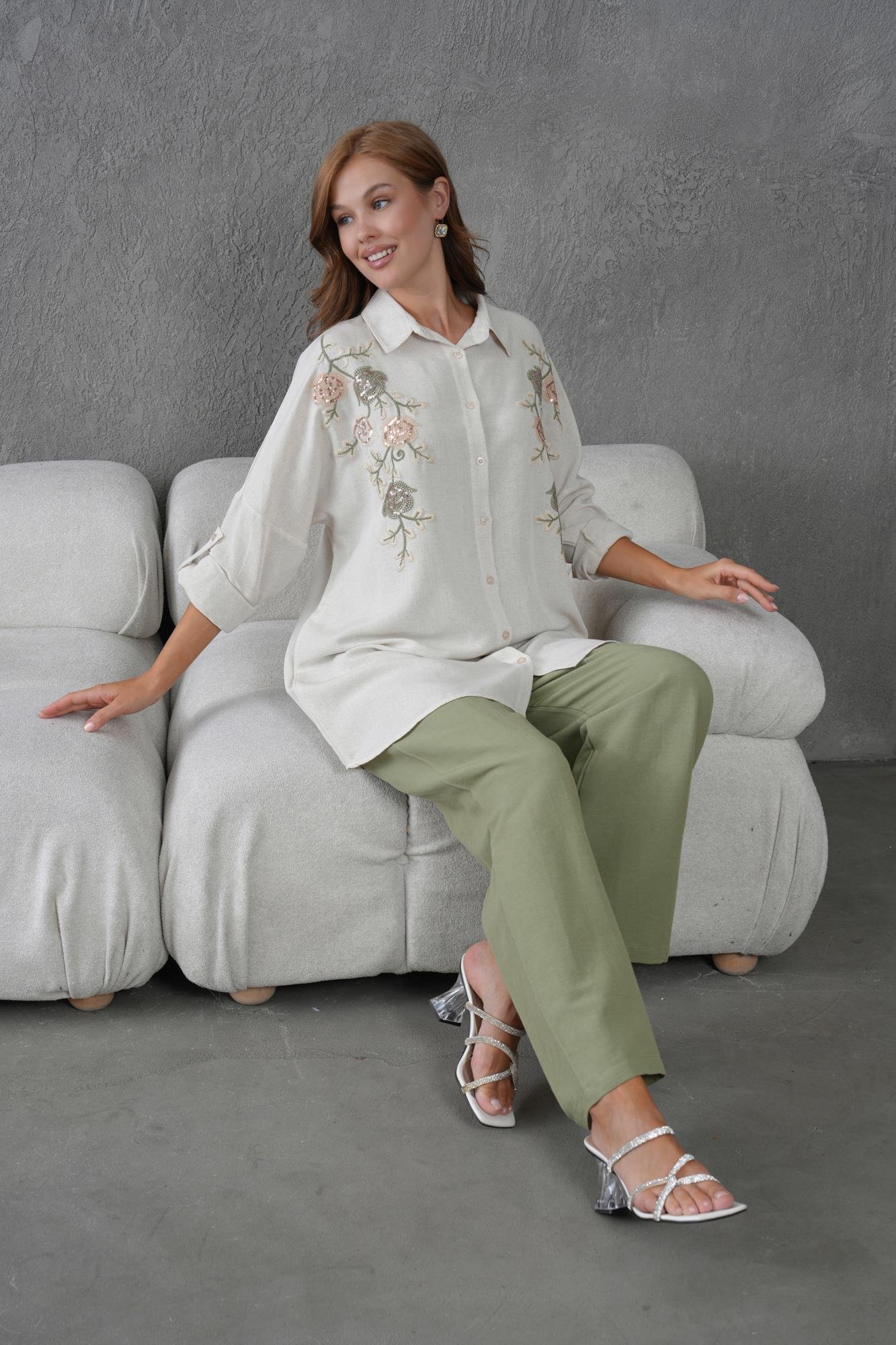 NAKIŞ İŞLEMELİ OVERSIZE KETEN GÖMLEK17430