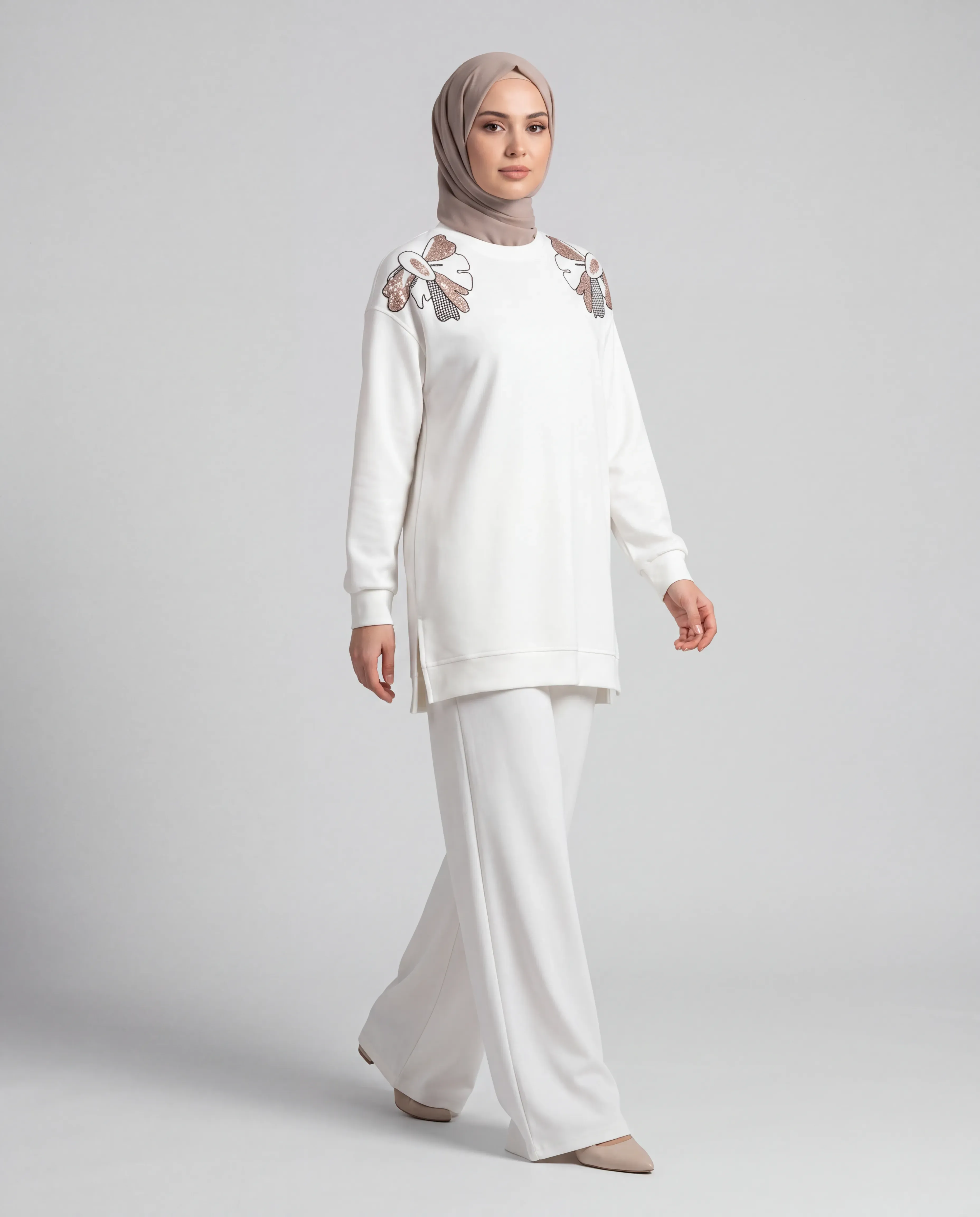 NAKIŞ İŞLEMELİ YUMUŞAK DOKULU ESNEK PREMİUM TAKIM17736