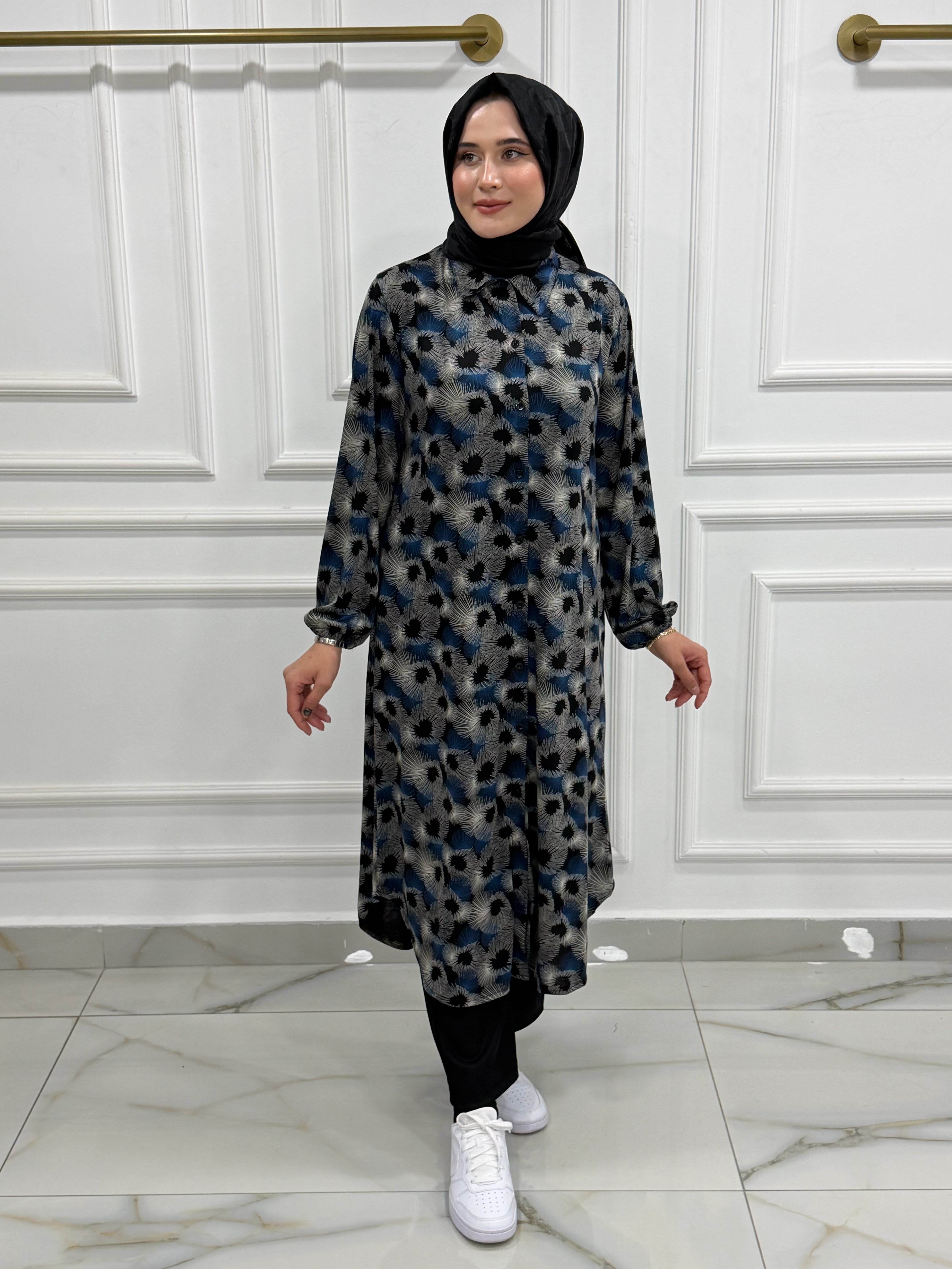 1732 PENYE KUMAŞ BOYDAN DÜĞMELİ UZUN TUNİK  ÇİÇEKLİ MAVİ 