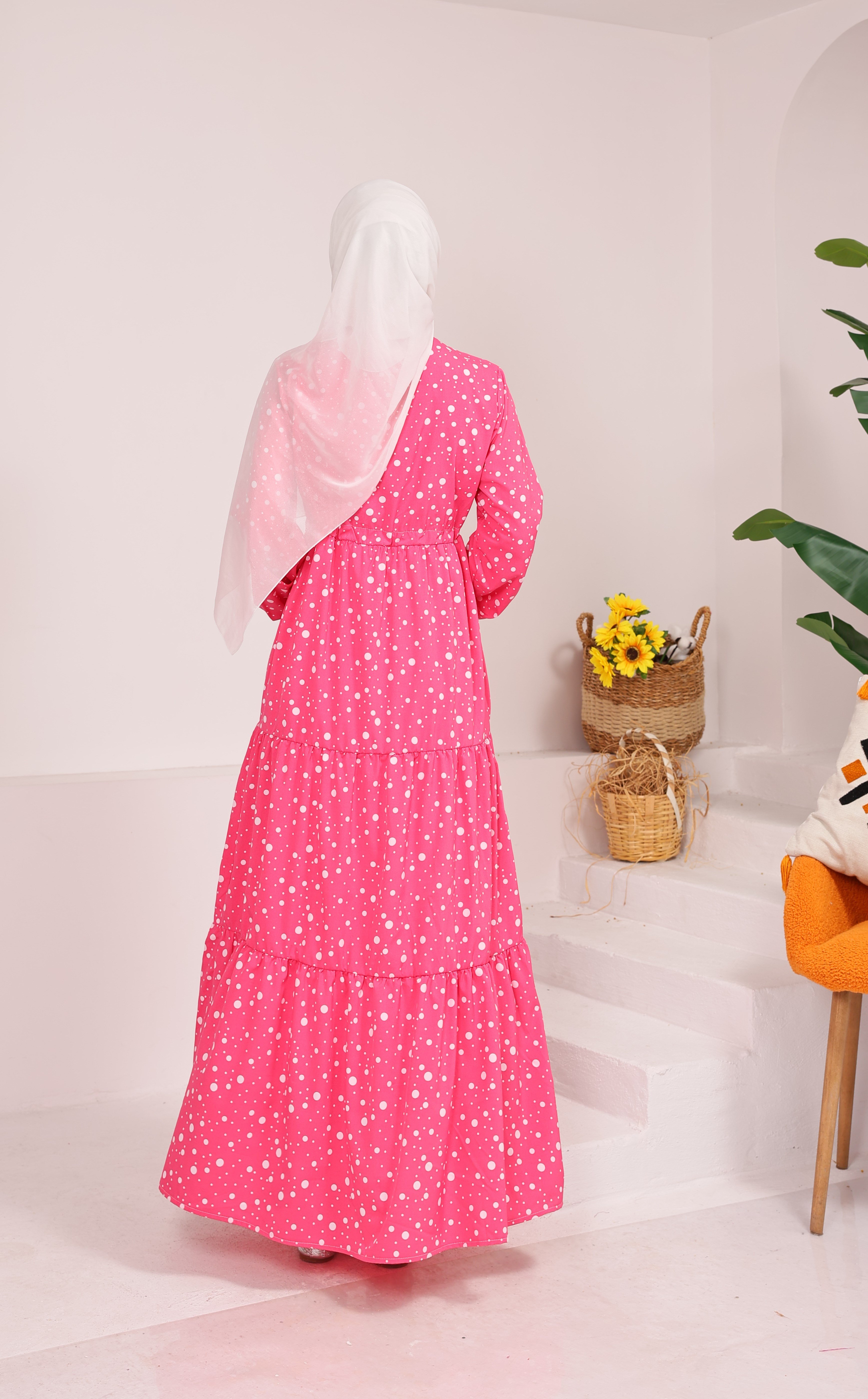 18468  BÜYÜK PUANTİYELİ BELDEN BAĞLAMALI VİSKON KUMAŞ ELBİSE PEMBE 