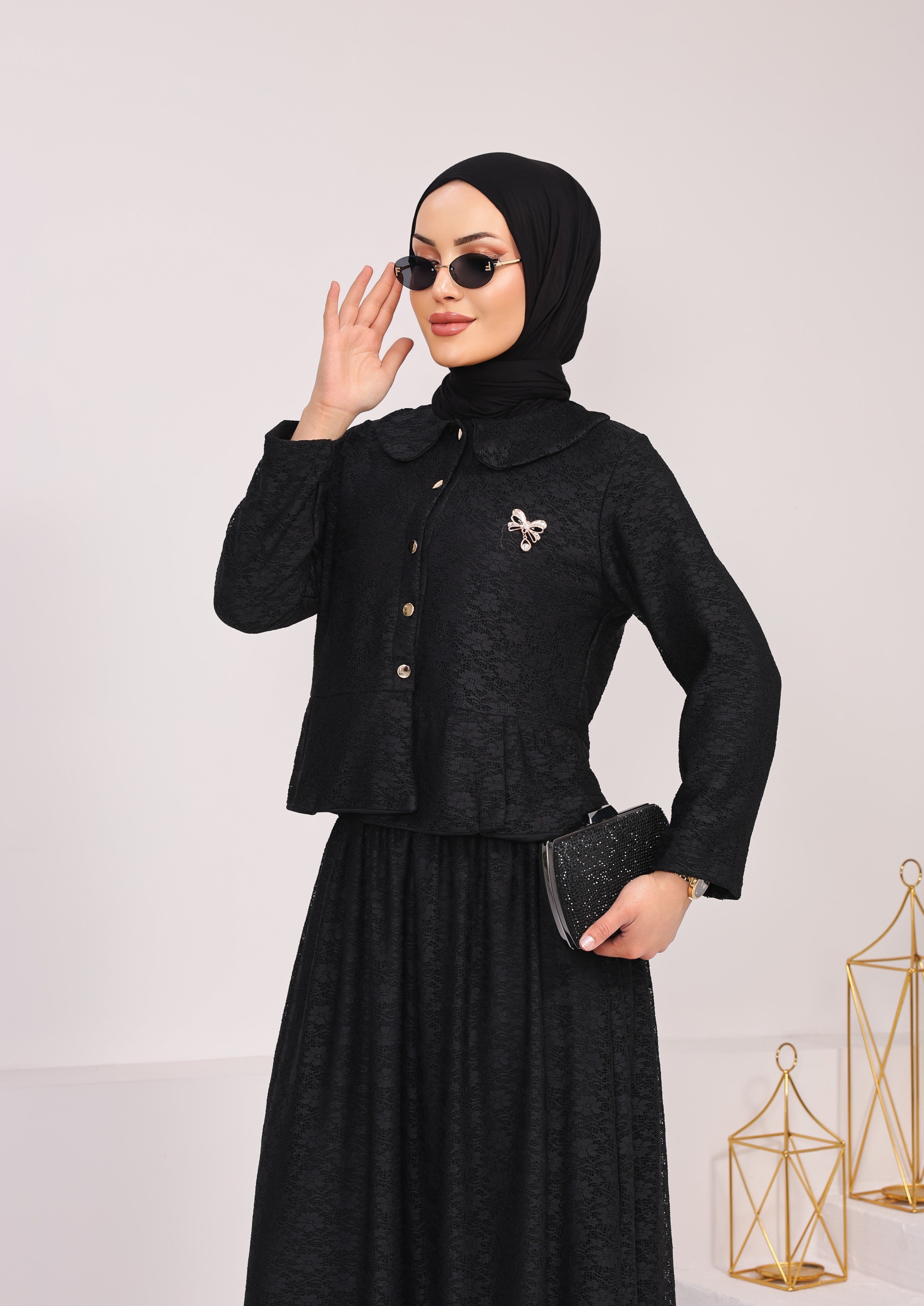 1849 BROŞ DETAYLI BOYDAN DÜĞMELİ DANTEL ETEKLİ KUMAŞ ASTARLI SİYAH 