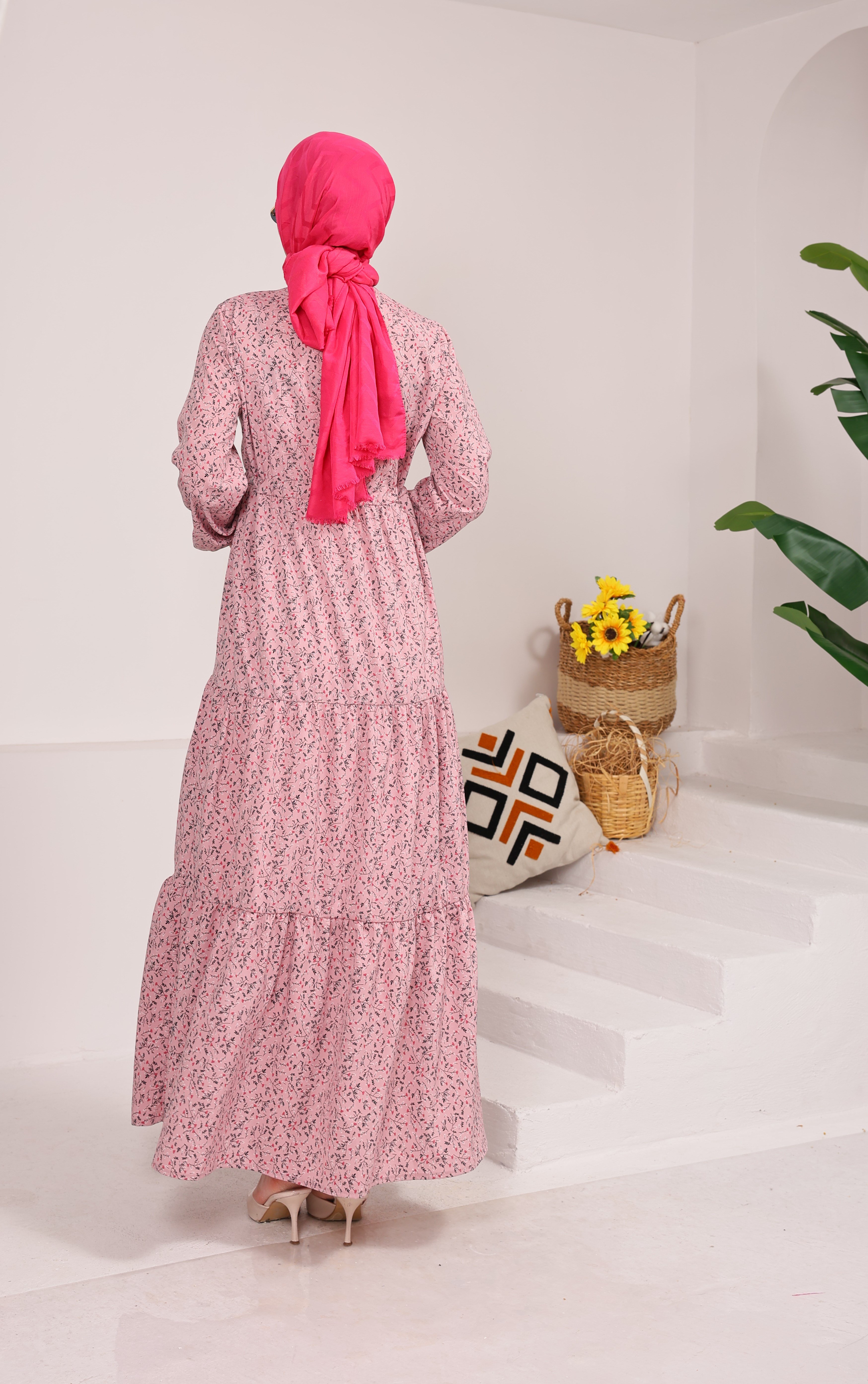 76153 ÇİÇEK DESENLİ BELDEN BAĞLAMALI VİSKON KUMAŞ ELBİSE PEMBE 
