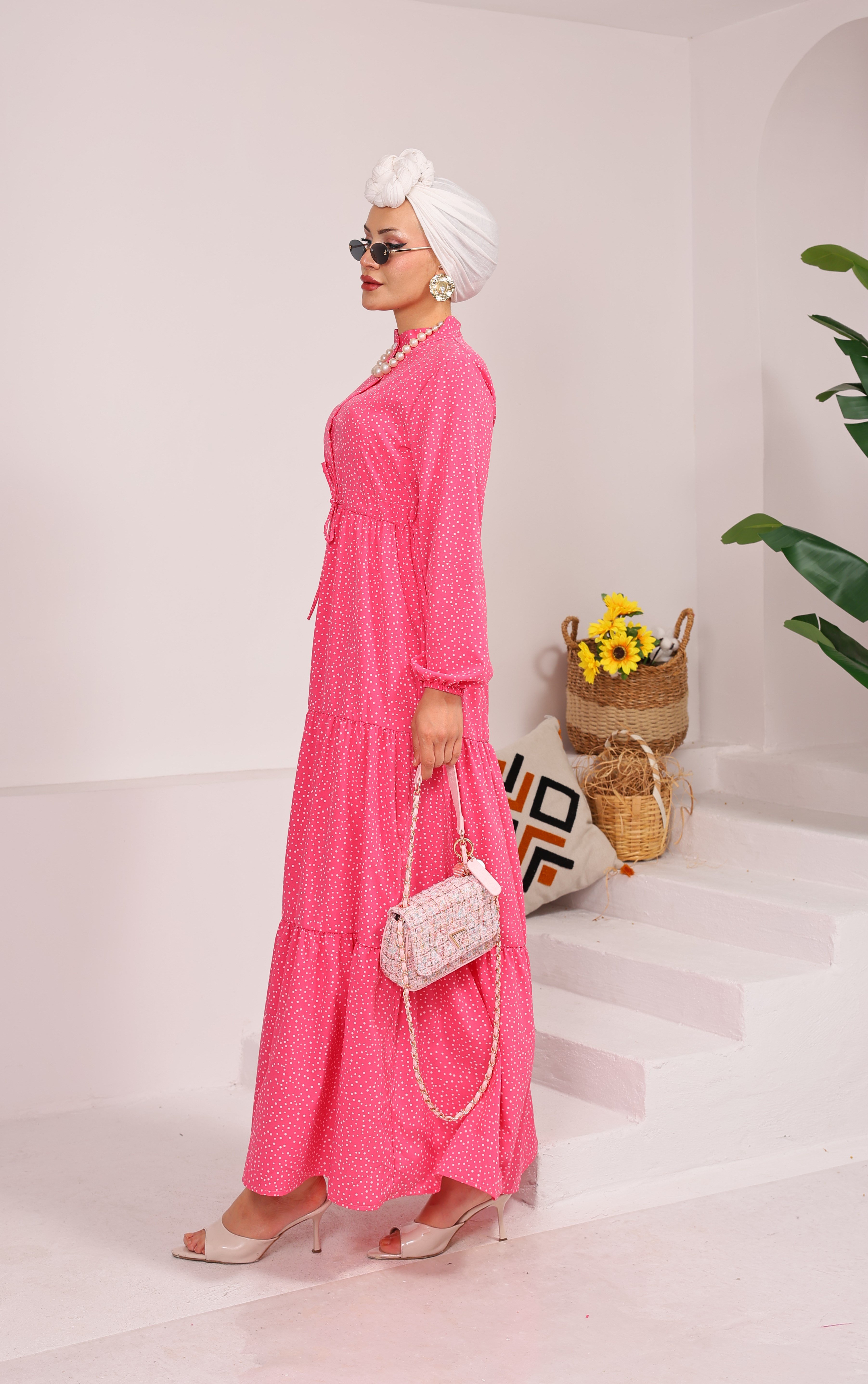 86210 KÜÇÜK PUANTİYELİ YARIYA KADAR DÜĞMELİ VİSKON KUMAŞ ELBİSE PEMBE 