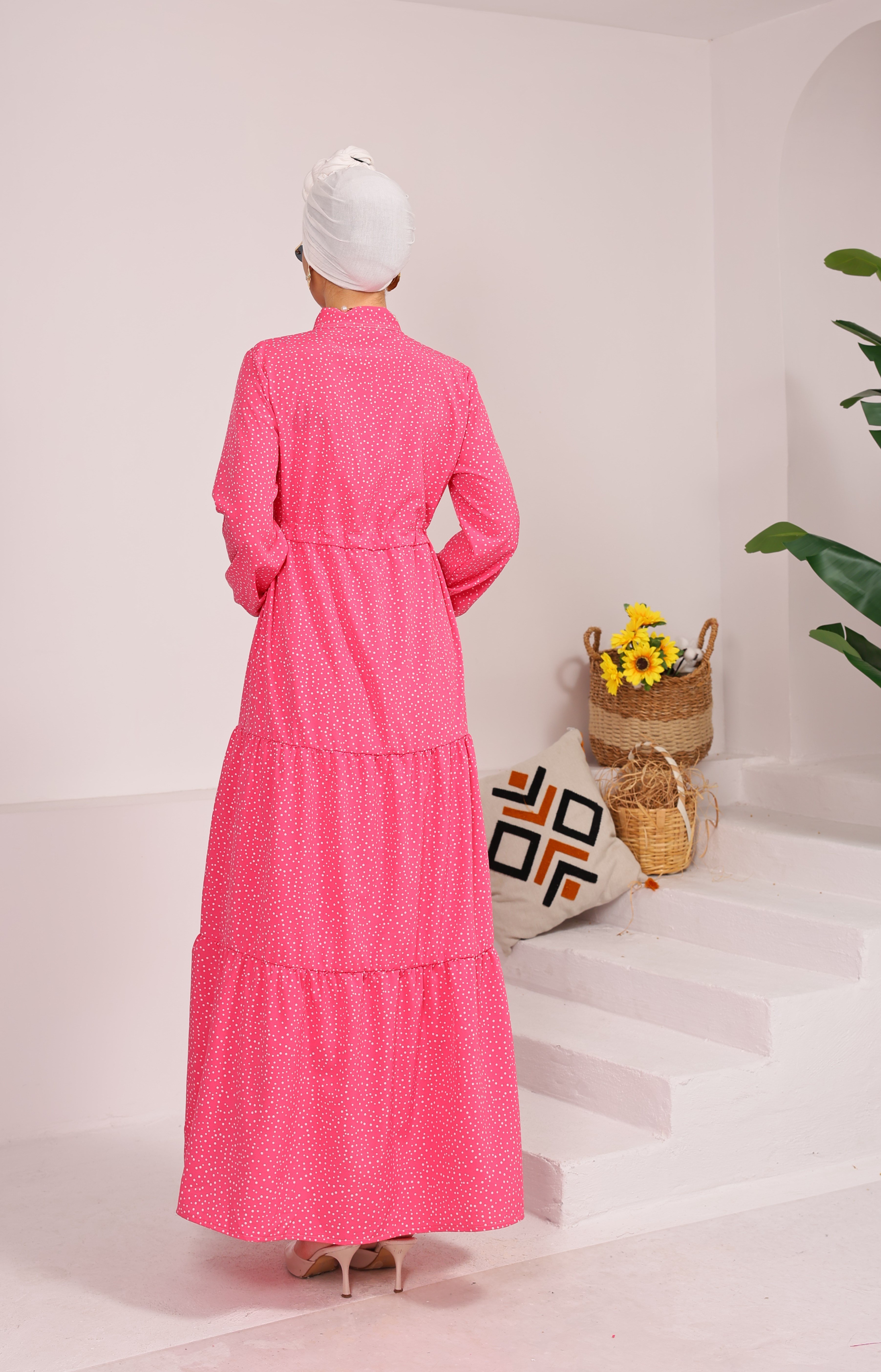 86210 KÜÇÜK PUANTİYELİ YARIYA KADAR DÜĞMELİ VİSKON KUMAŞ ELBİSE PEMBE 