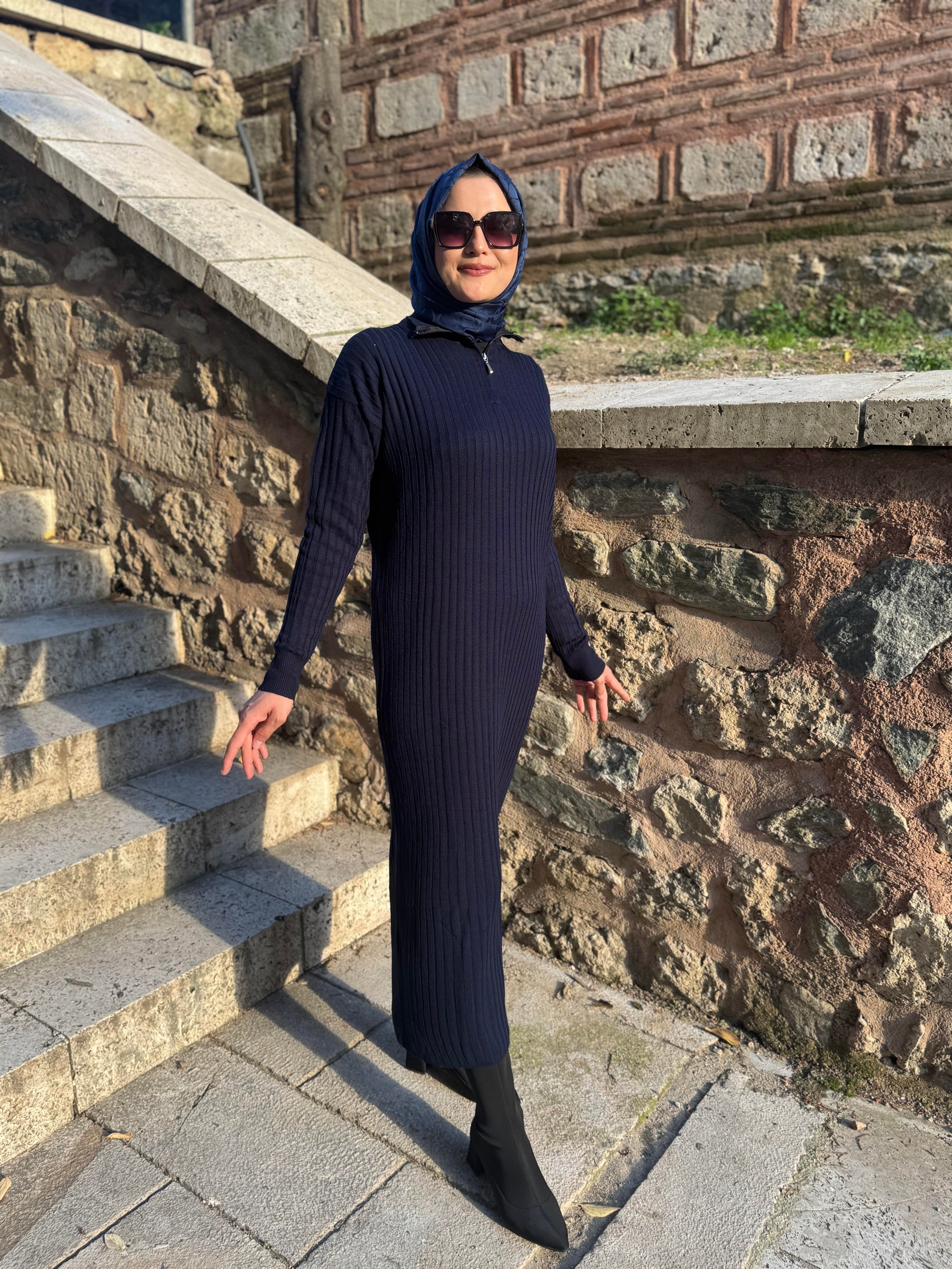 YARIM FERMUARLI TESETTÜR TRİKO ELBİSE LACİVERT