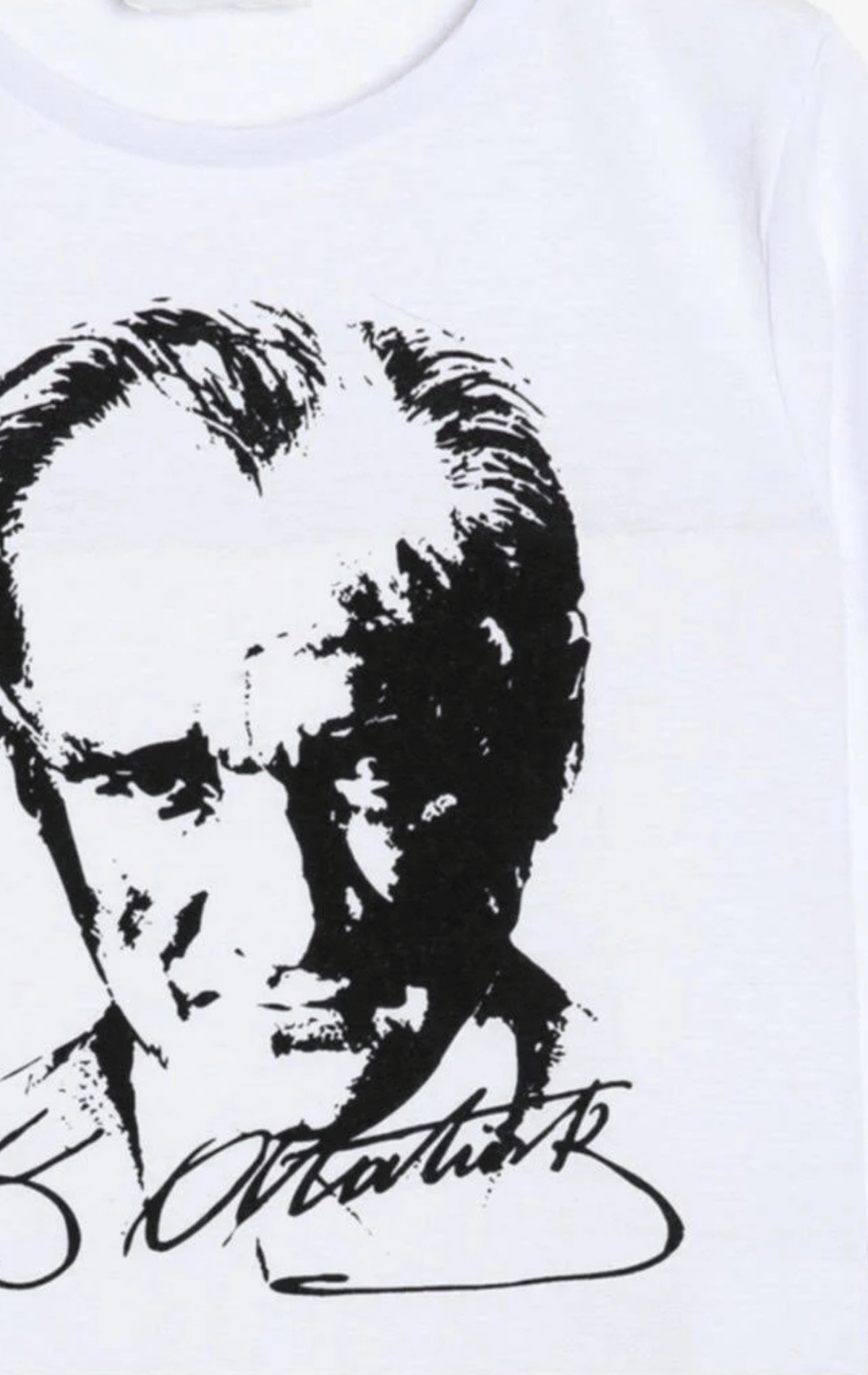 Atatürk Baskılı İmza Detay Beyaz Tşört
