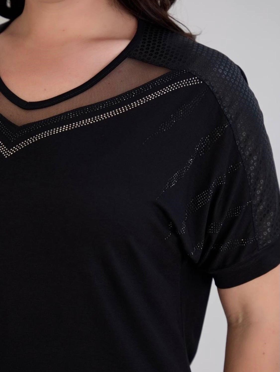Kadın Siyah V Tül Yaka Detaylı Şık Tshirt