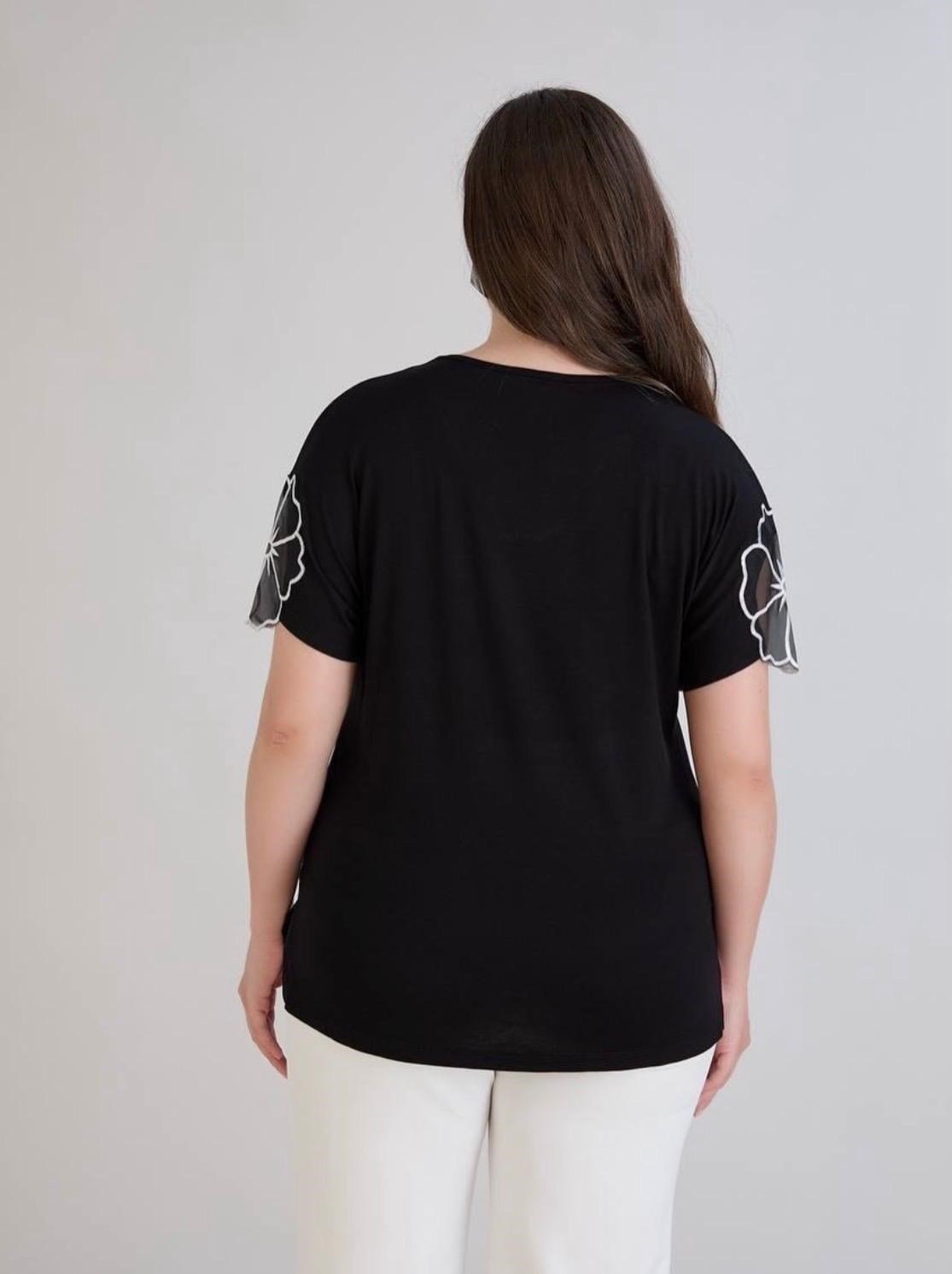 Kadın Yonca Kol Desenli V Yaka Siyah Şık Penye Tshirt