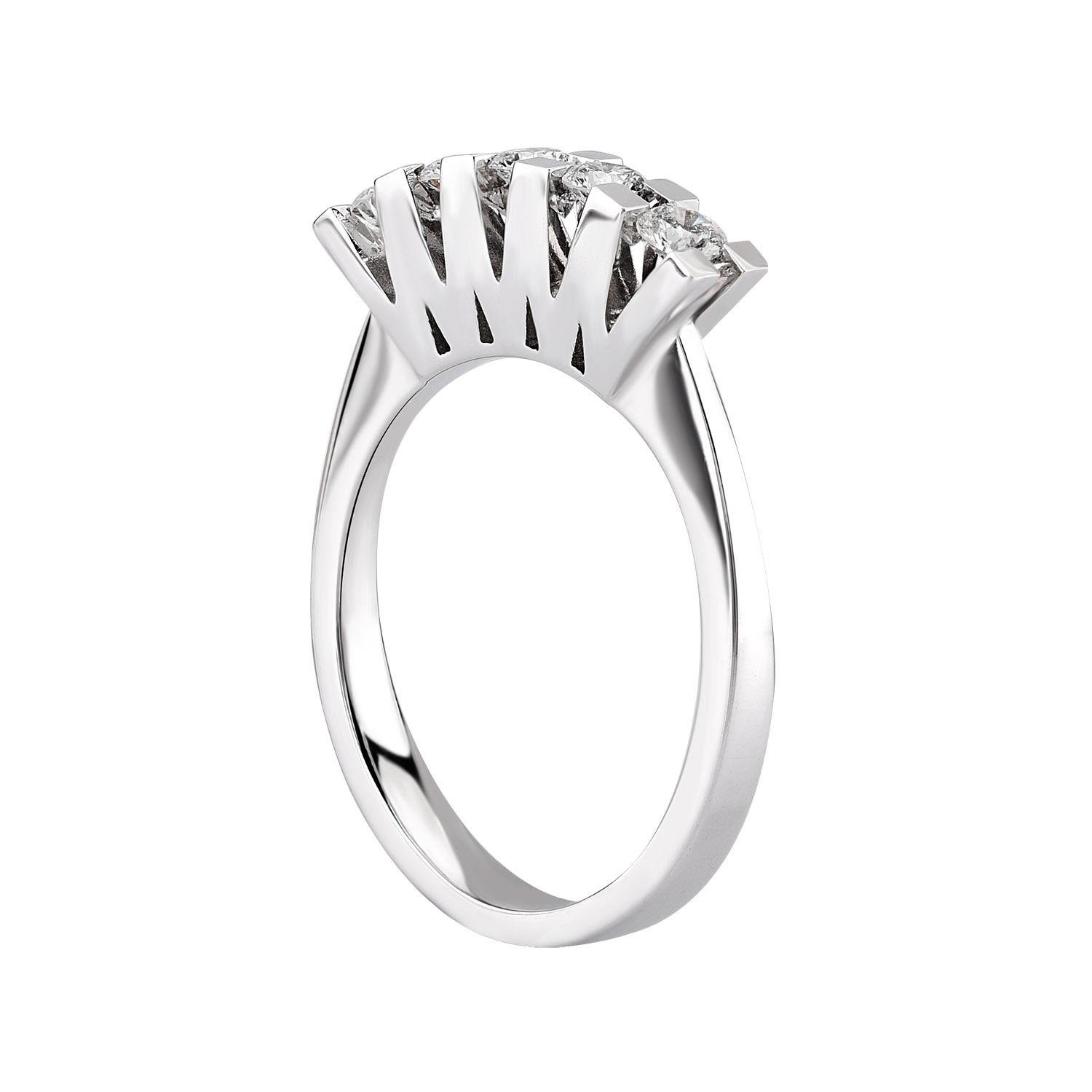 0.70 Karat Beştaş Pırlanta Yüzük