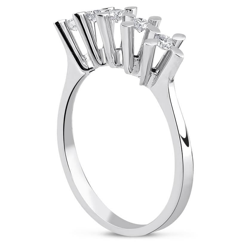 0.15 Karat Beştaş Pırlanta Yüzük