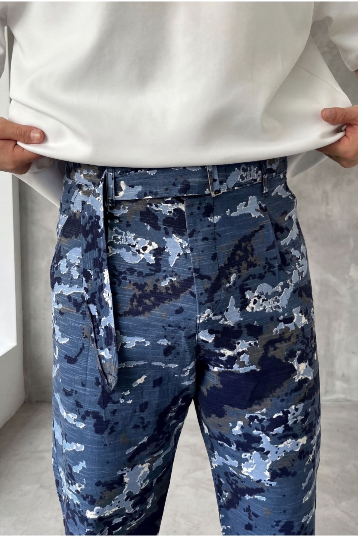 Erkek Kemer Detaylı Kamuflaj Desenli Keten Baggy Pantolon