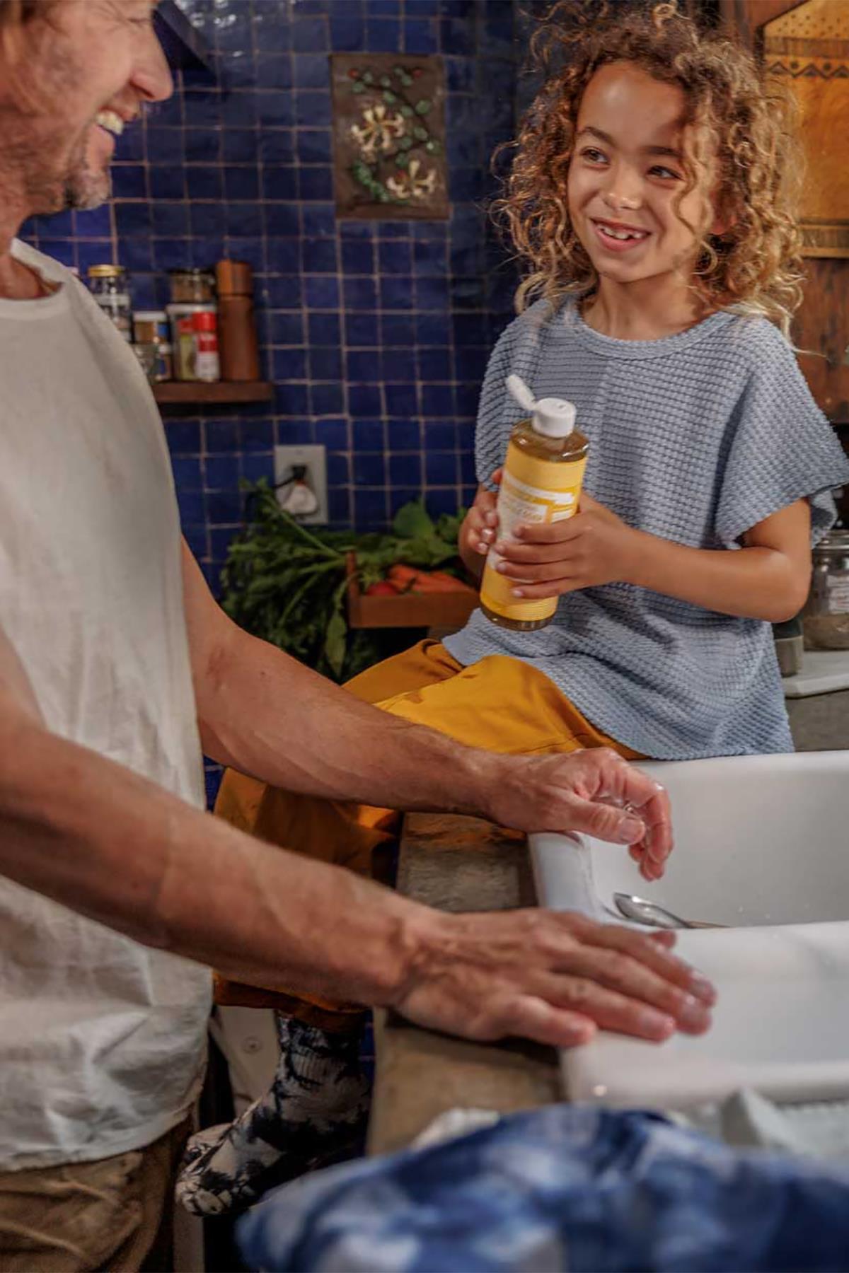 Dr.Bronner's Çok Amaçlı Sıvı Sabun Narenciye Kokulu 473ML