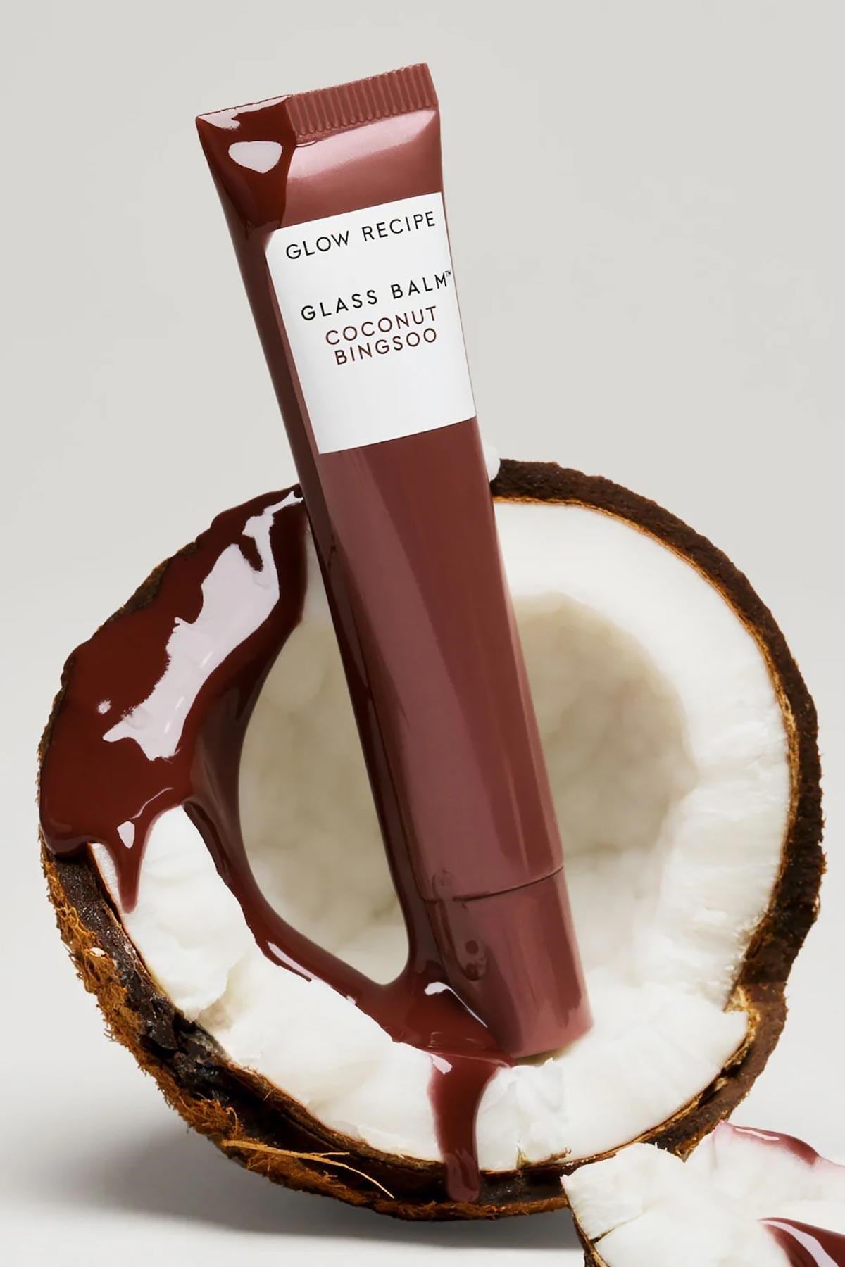 Glow Recipe Glass Balm Parlak Bitişli Nemlendirici Dudak Balmı Coconut Bingsoo 15GR